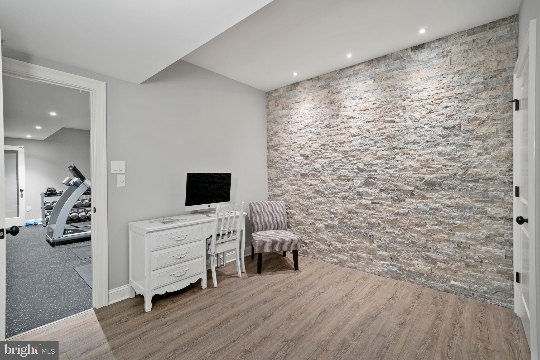 PHEASANT RUN - Residential