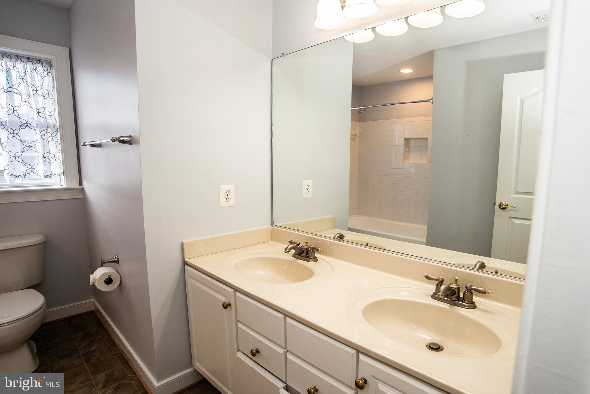 ROYAL OAKS - Residential