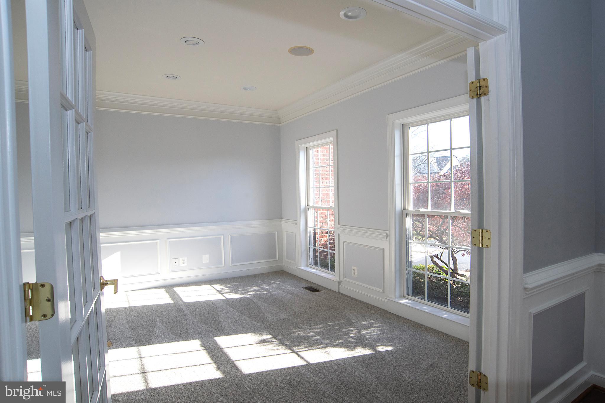 ROYAL OAKS - Residential