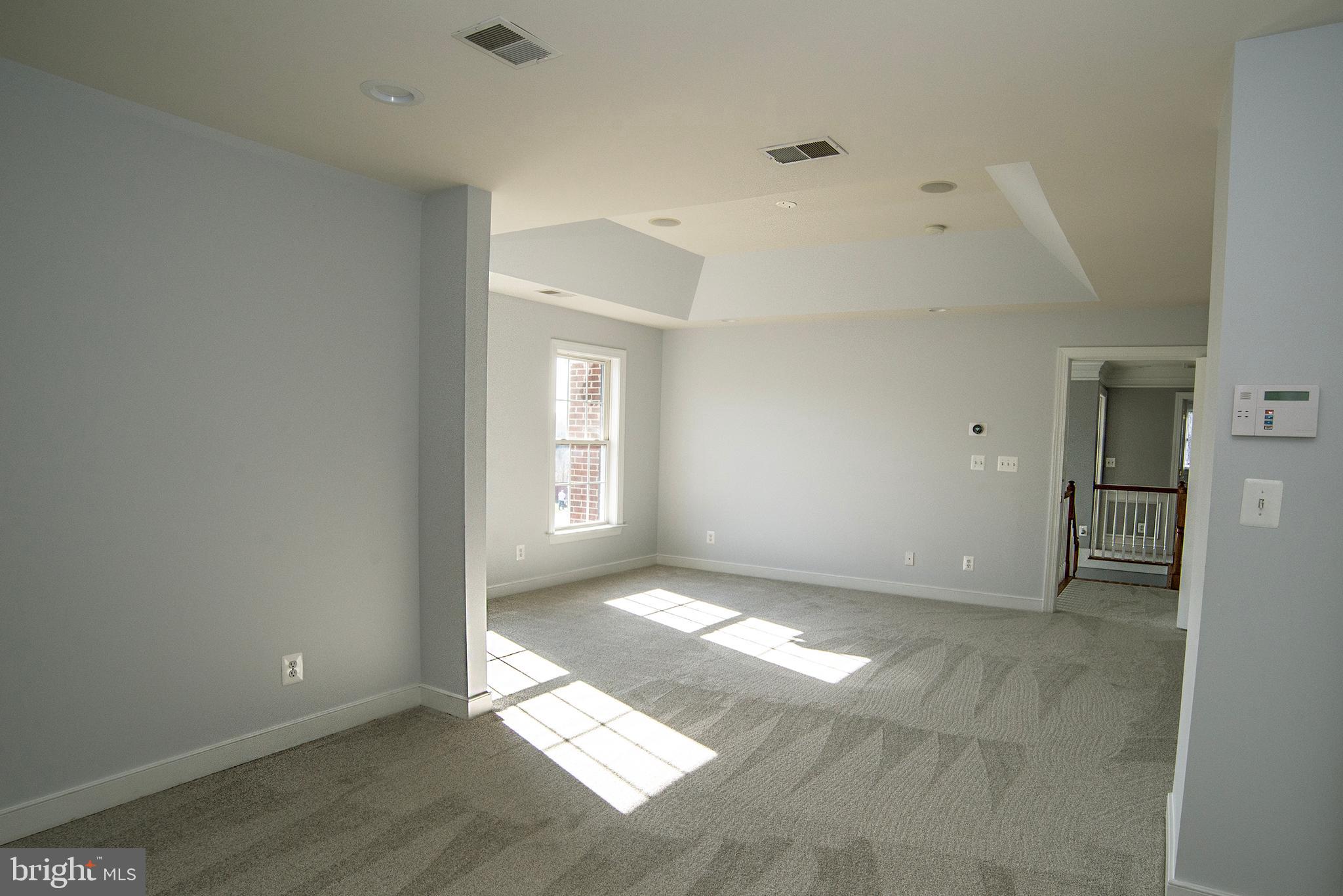 ROYAL OAKS - Residential