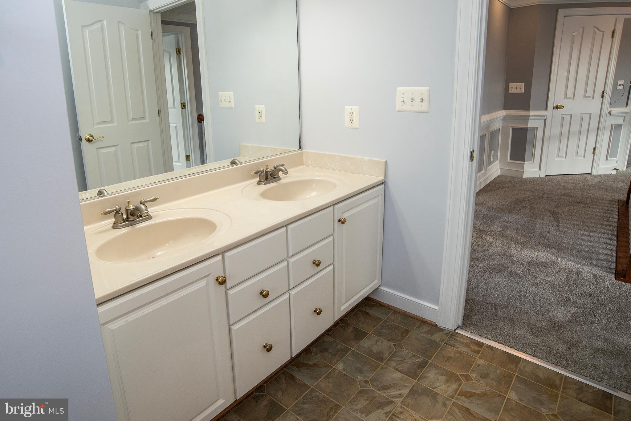 ROYAL OAKS - Residential