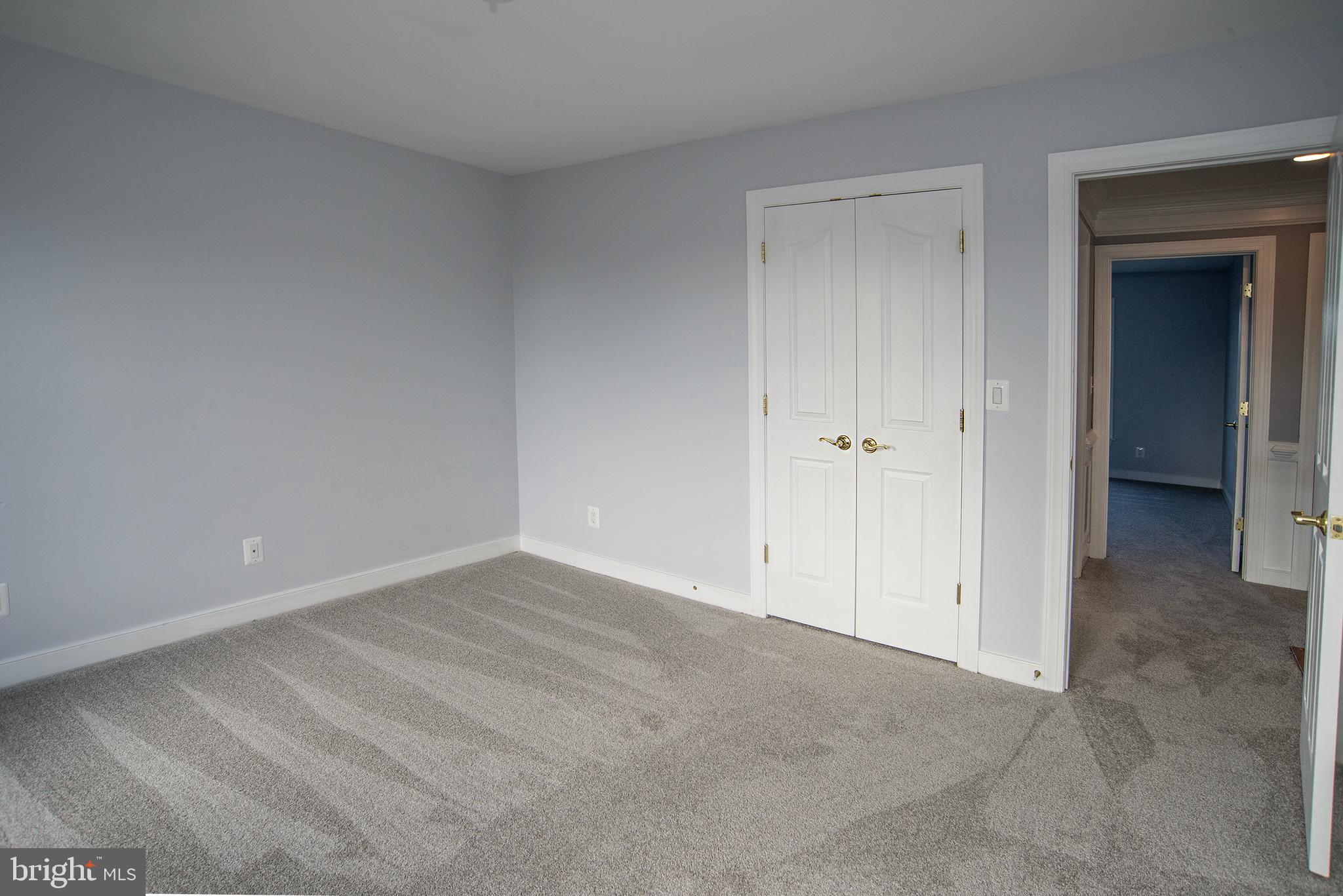 ROYAL OAKS - Residential