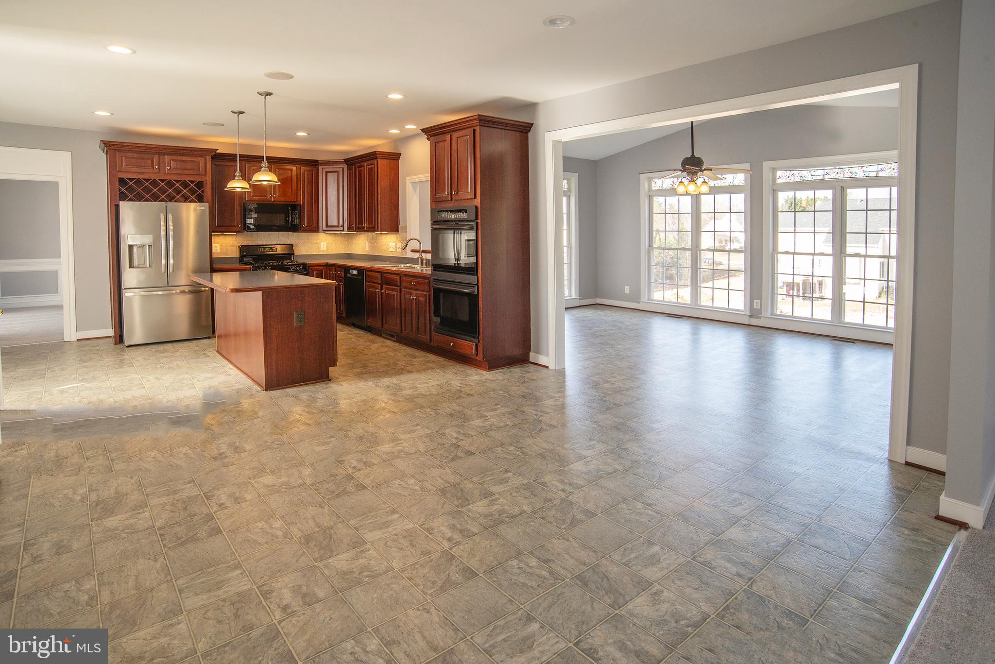 ROYAL OAKS - Residential