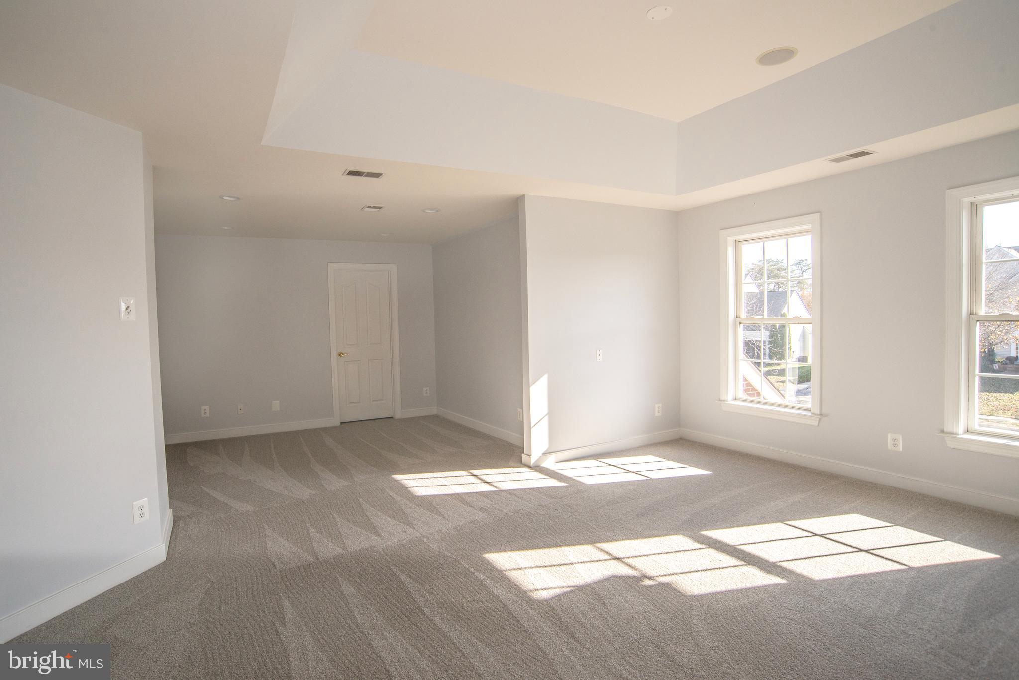 ROYAL OAKS - Residential