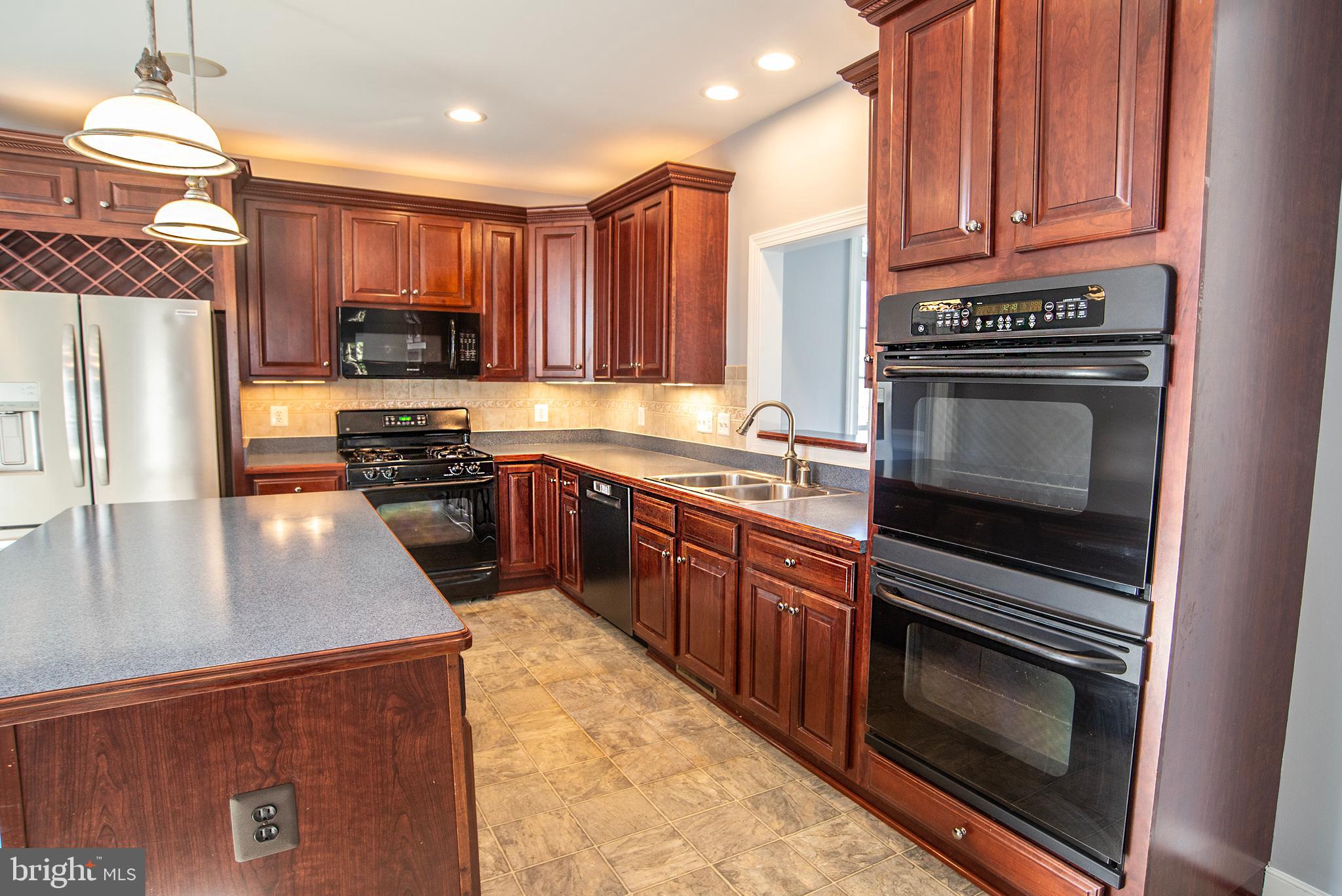 ROYAL OAKS - Residential