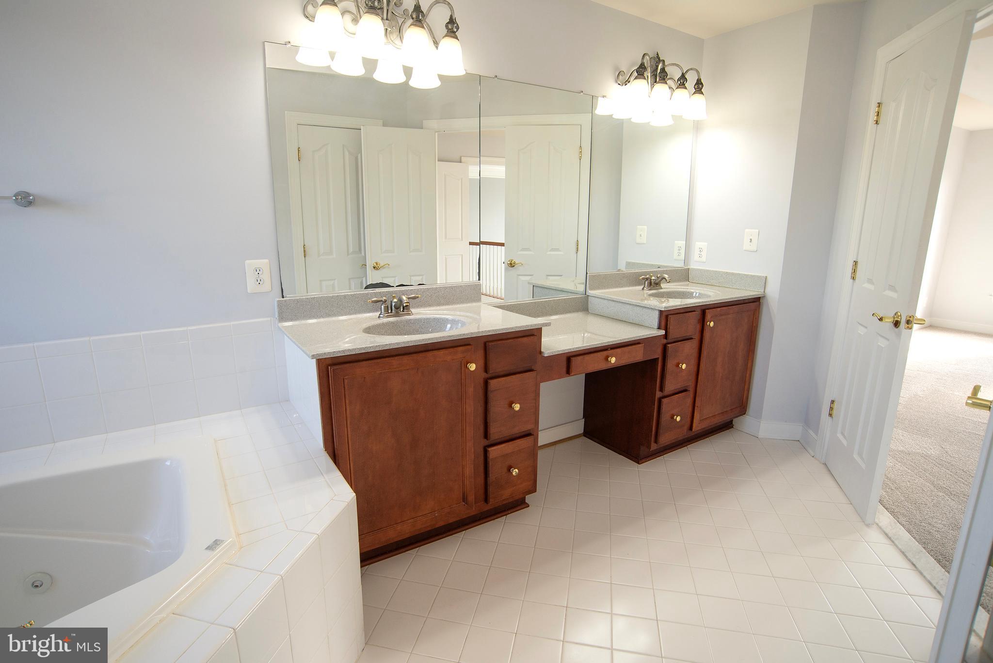 ROYAL OAKS - Residential