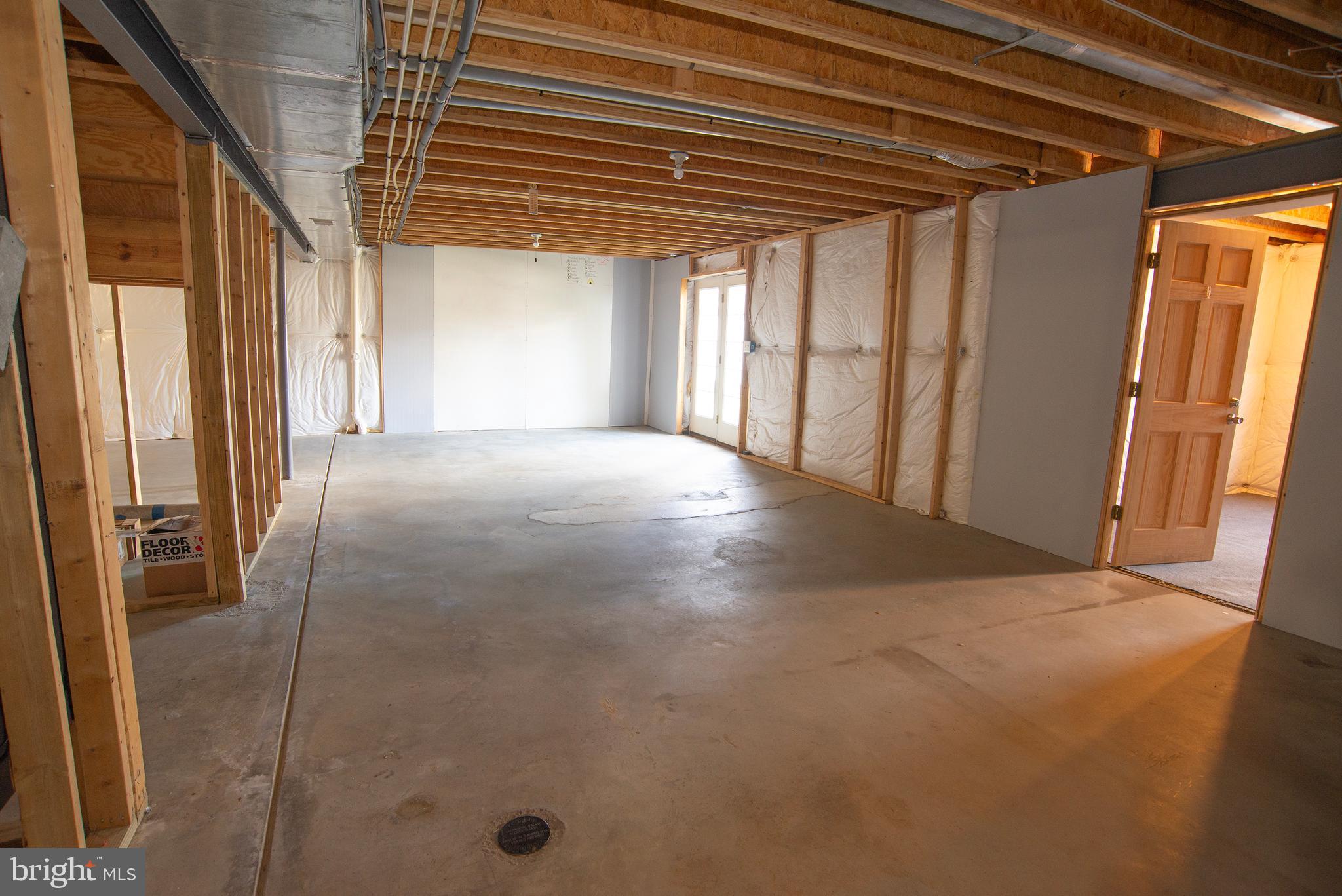 ROYAL OAKS - Residential