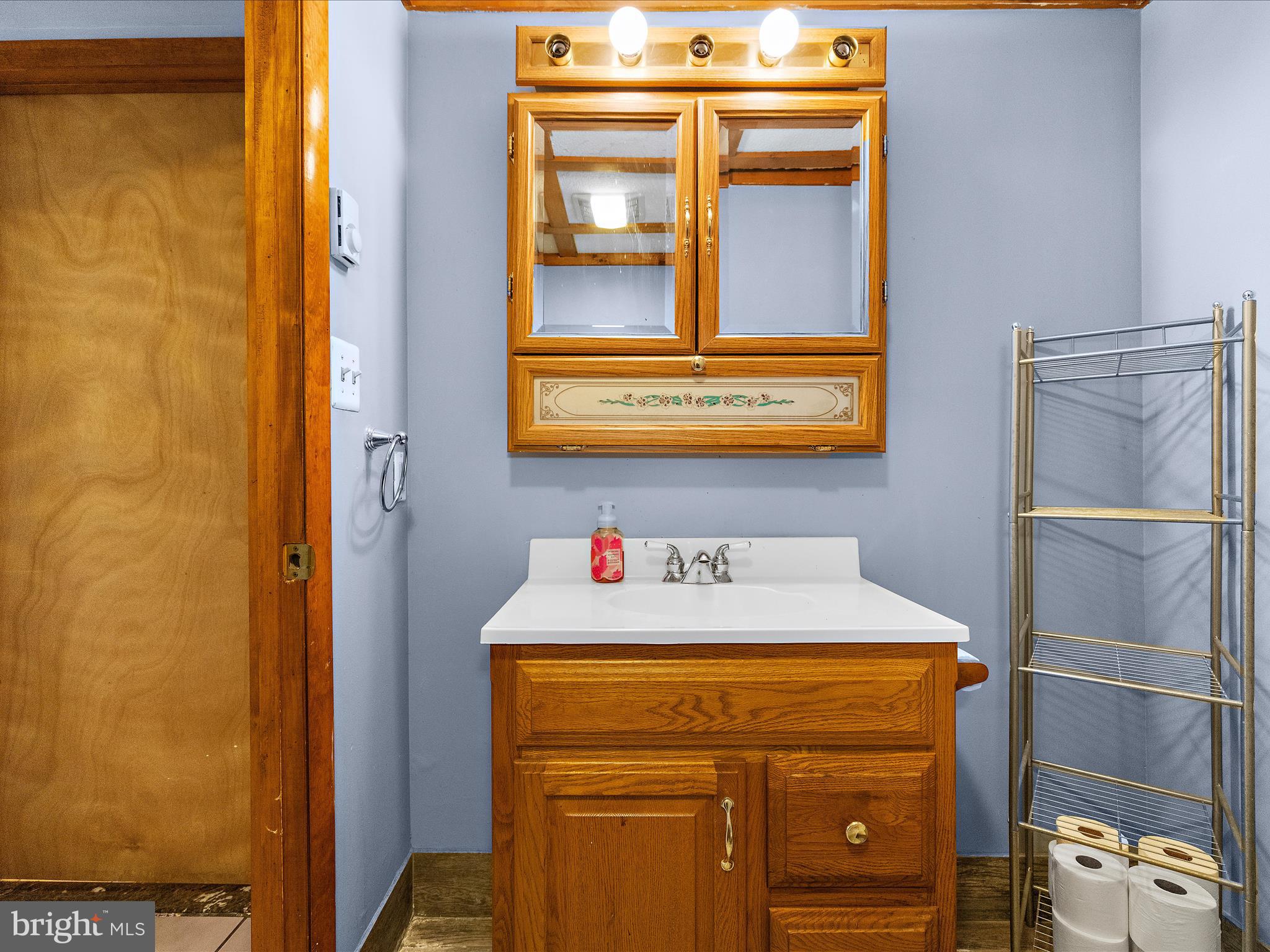 WOODLAND BEACH - Residential