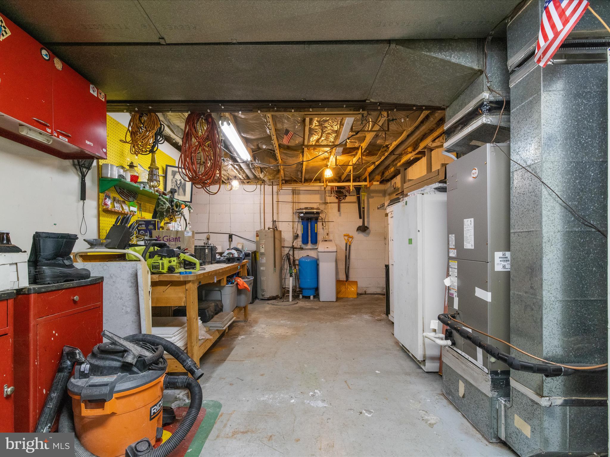 WOODLAND BEACH - Residential