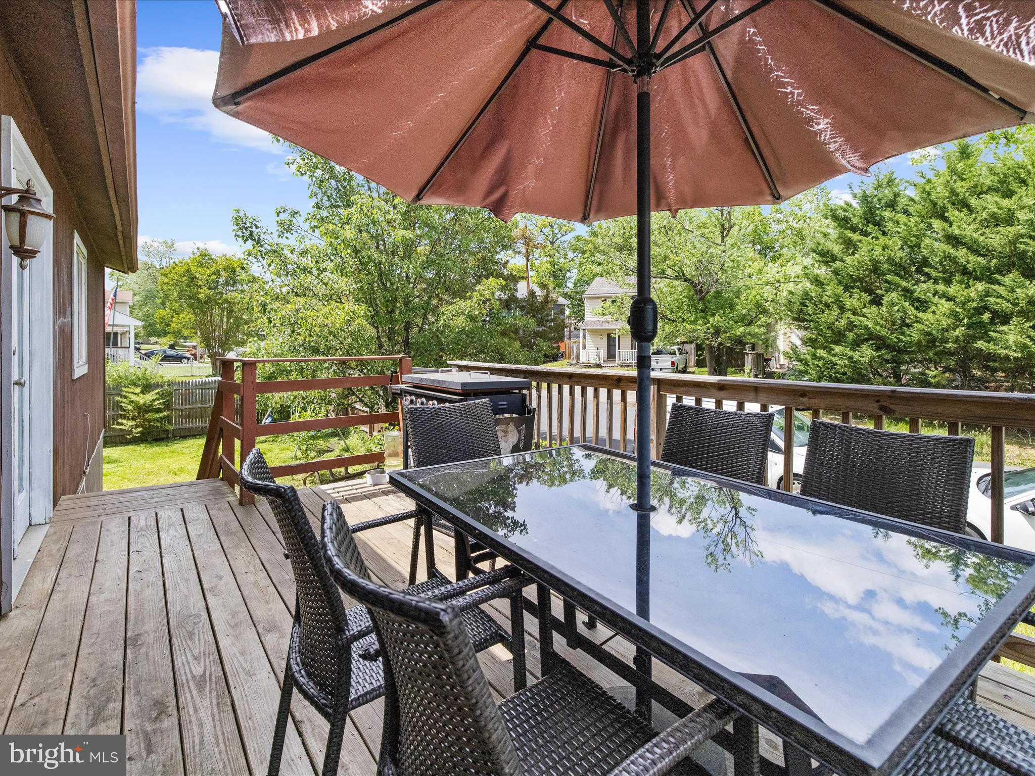 WOODLAND BEACH - Residential