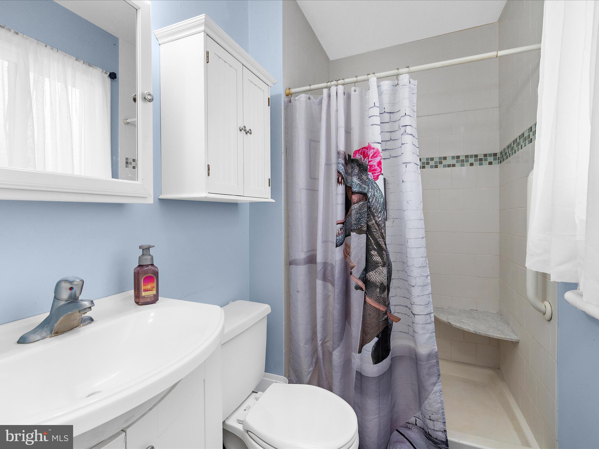 WOODLAND BEACH - Residential