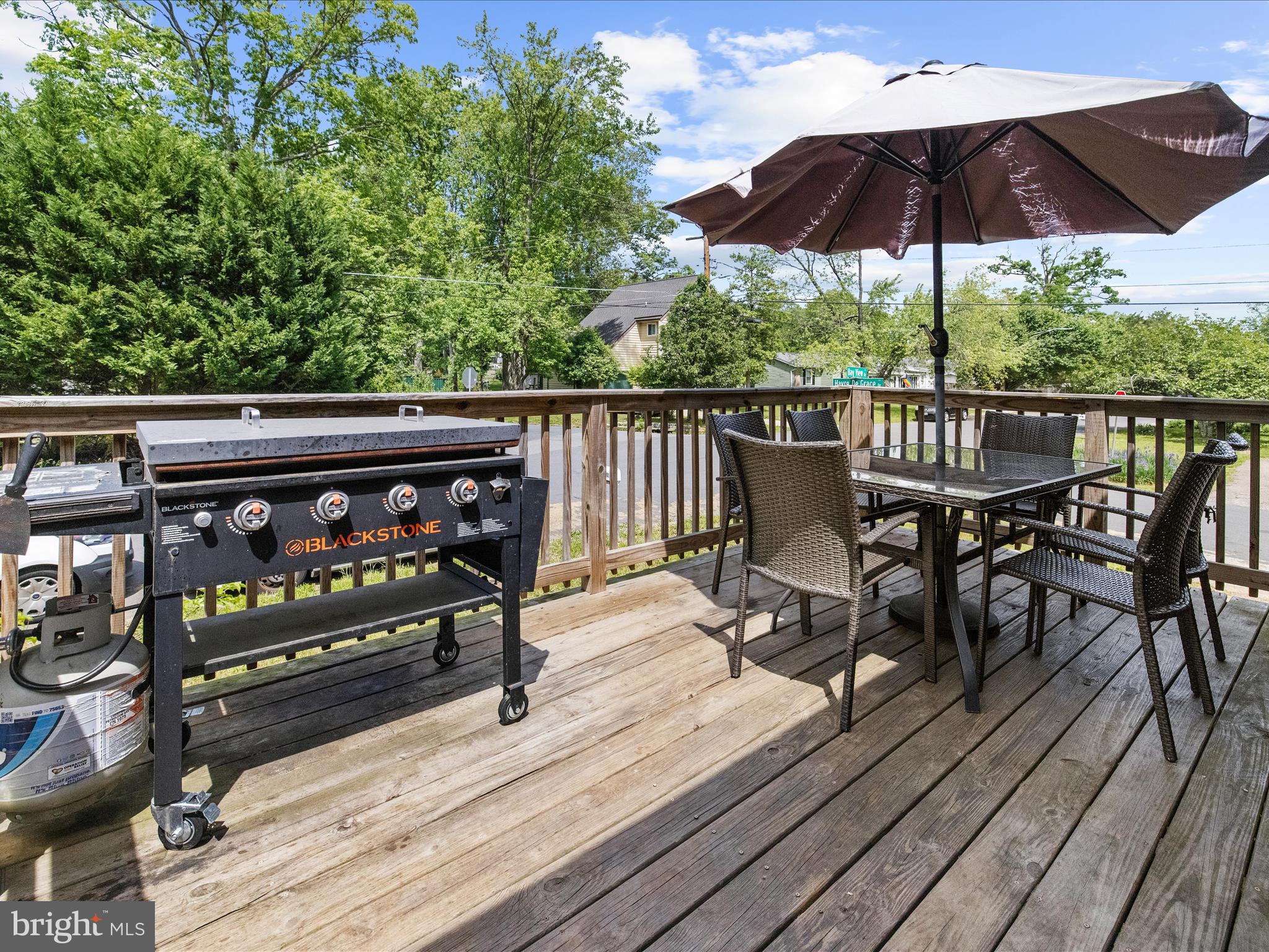 WOODLAND BEACH - Residential