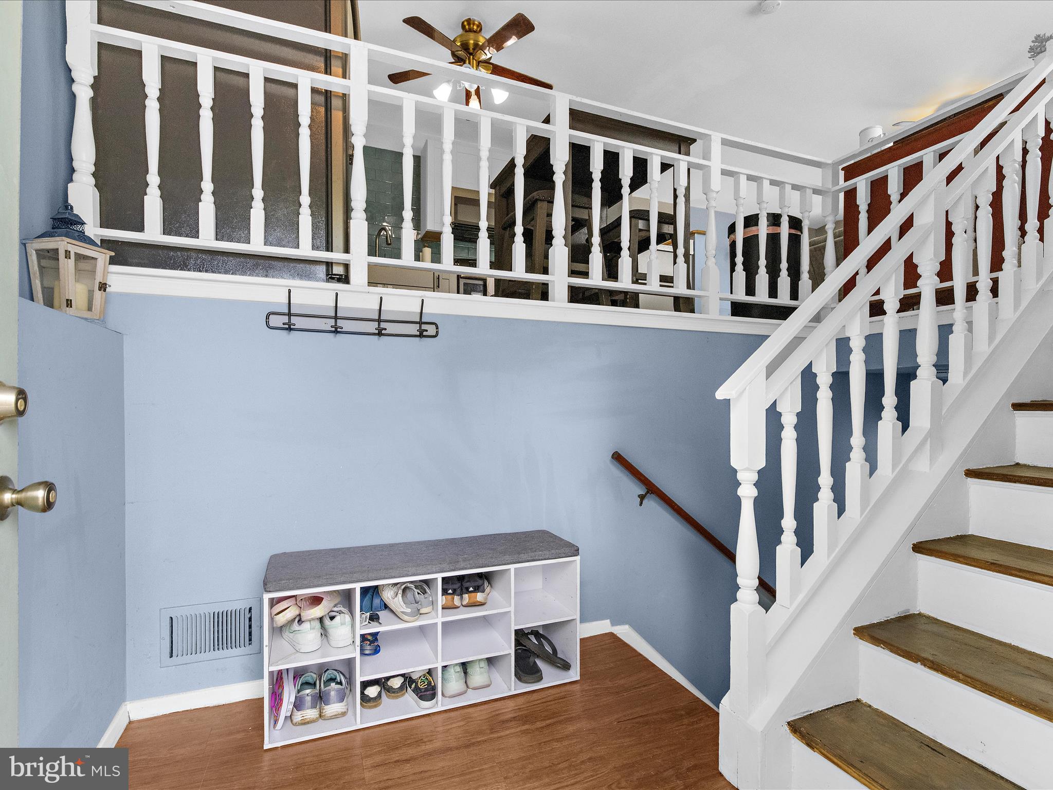 WOODLAND BEACH - Residential