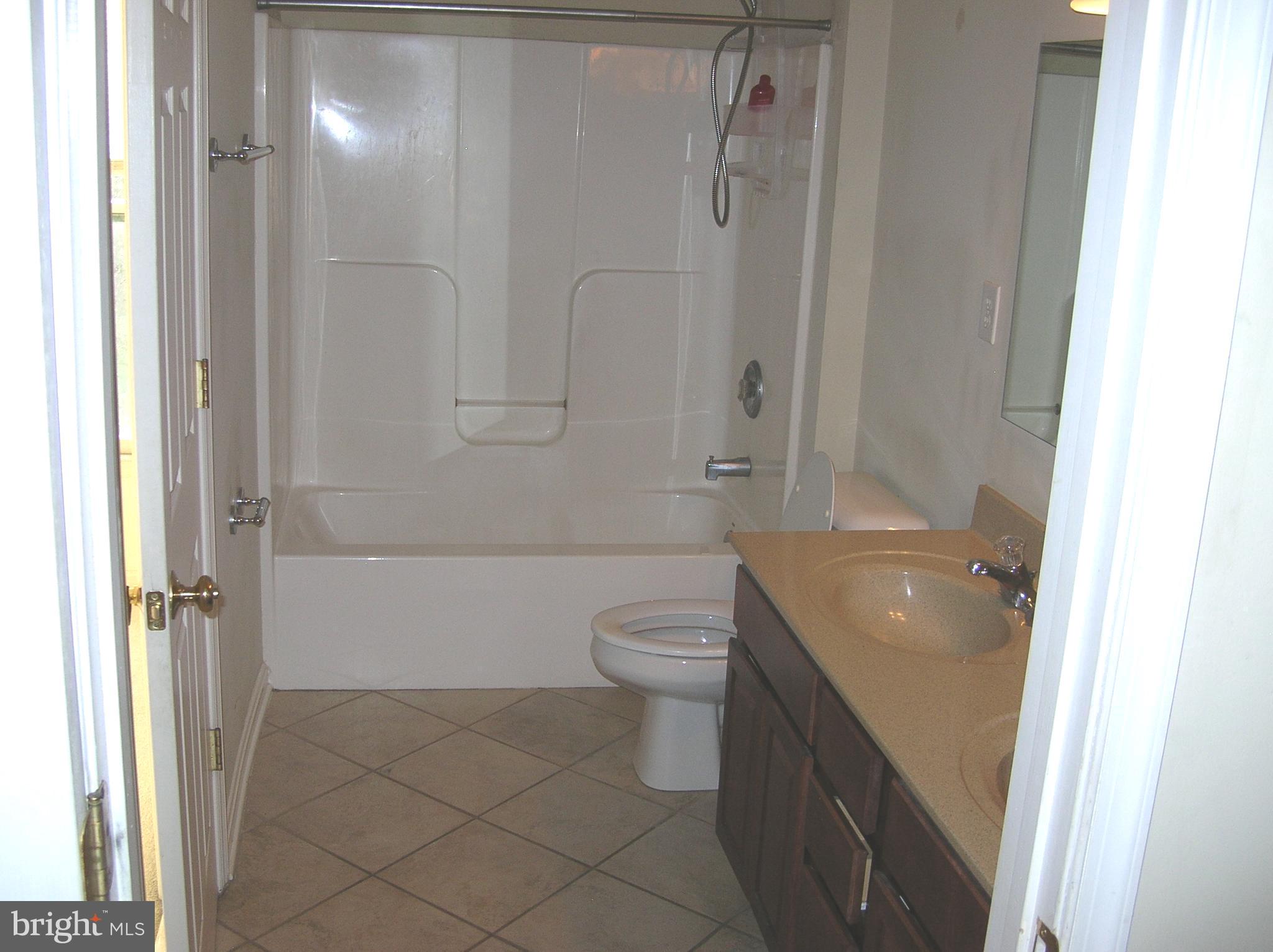 VAN LEAR - Residential Lease