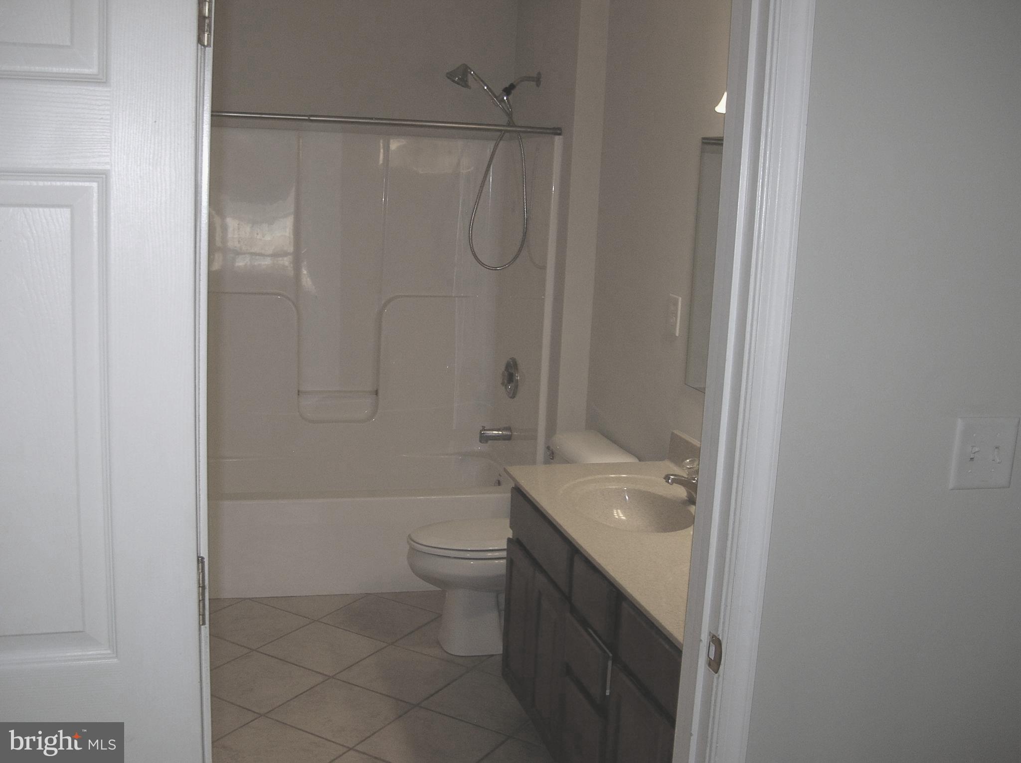 VAN LEAR - Residential Lease