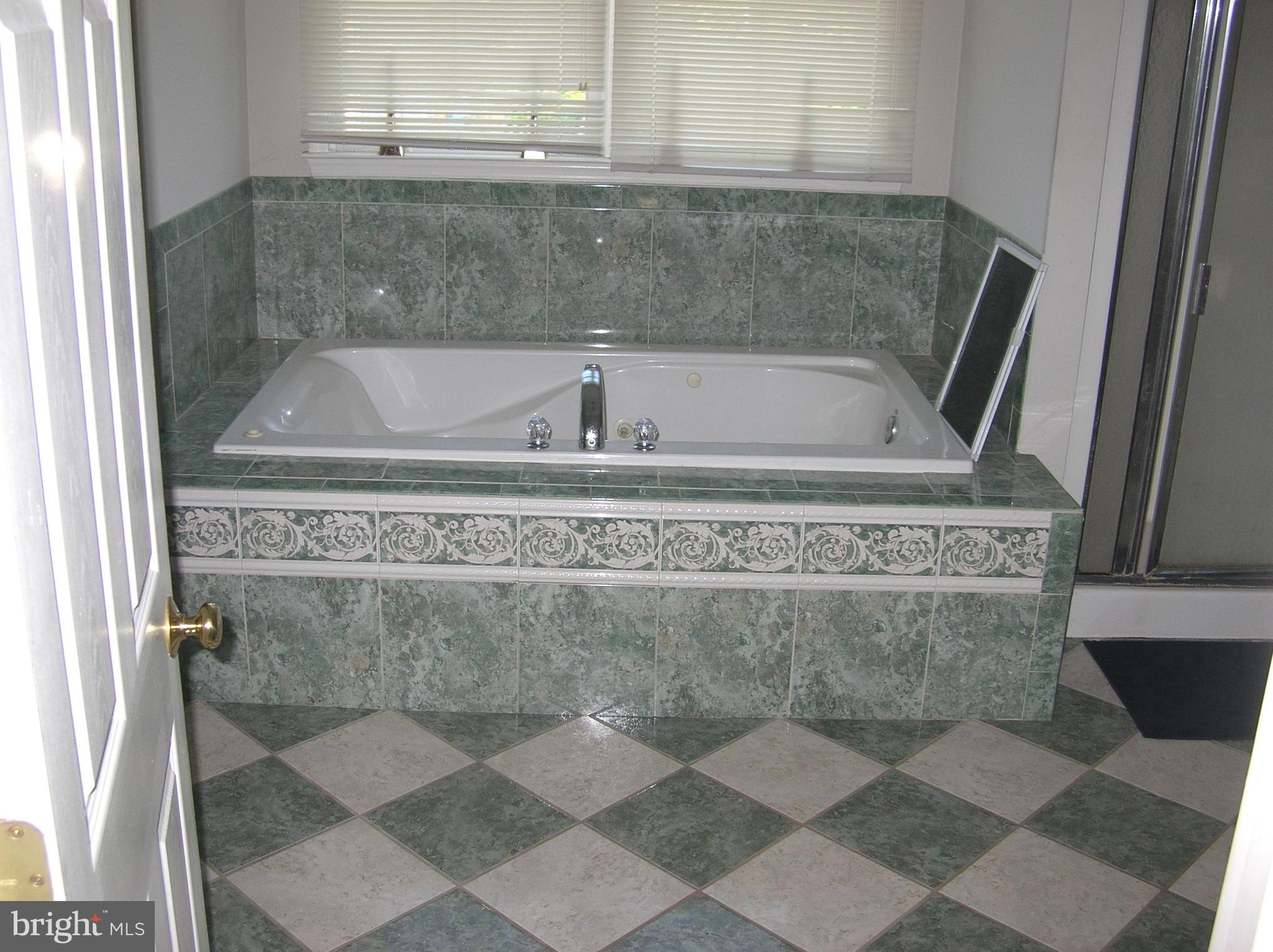 VAN LEAR - Residential Lease