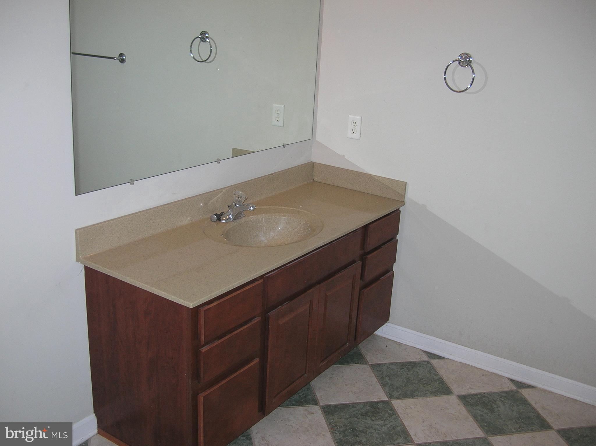 VAN LEAR - Residential Lease