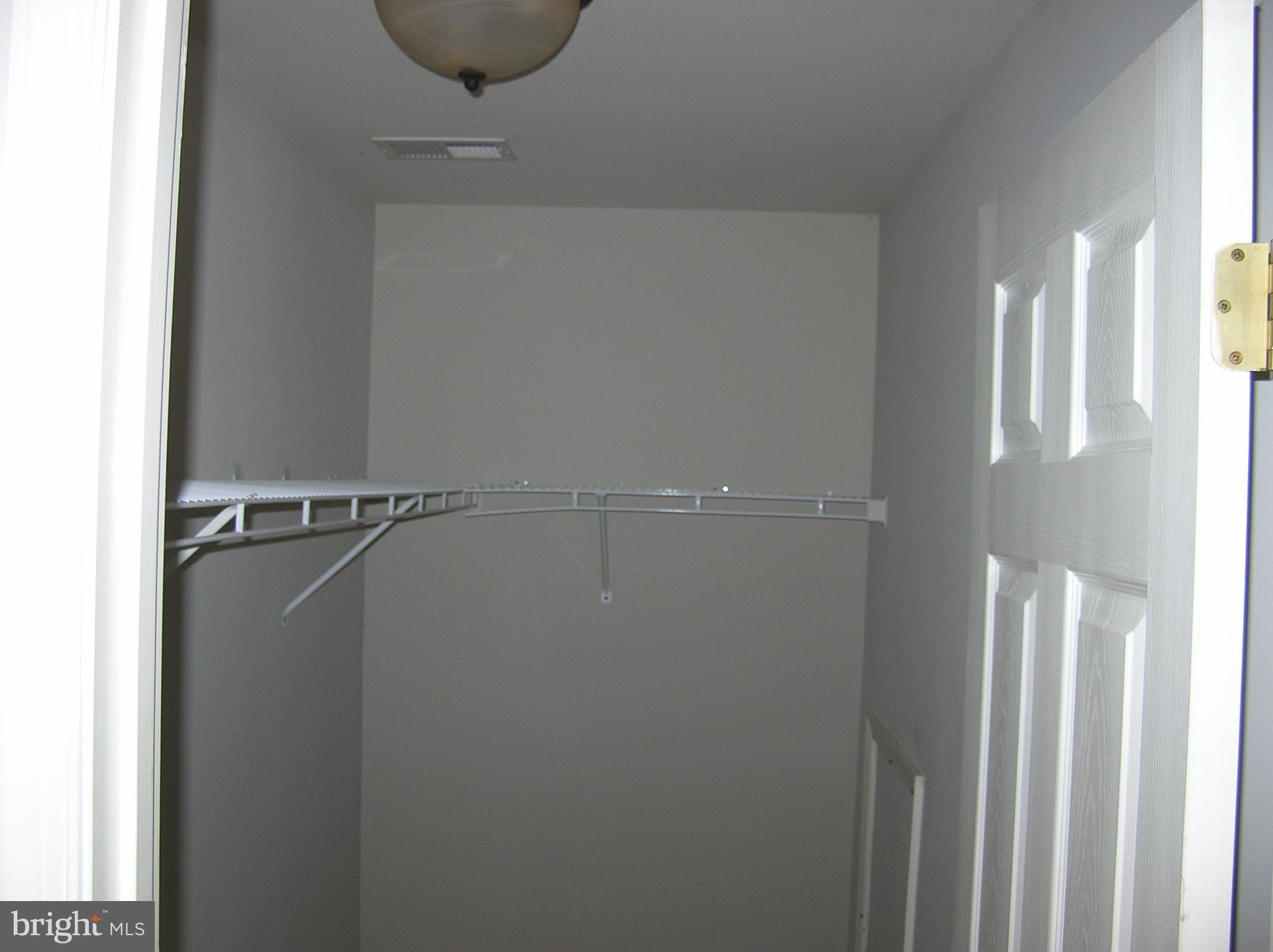 VAN LEAR - Residential Lease