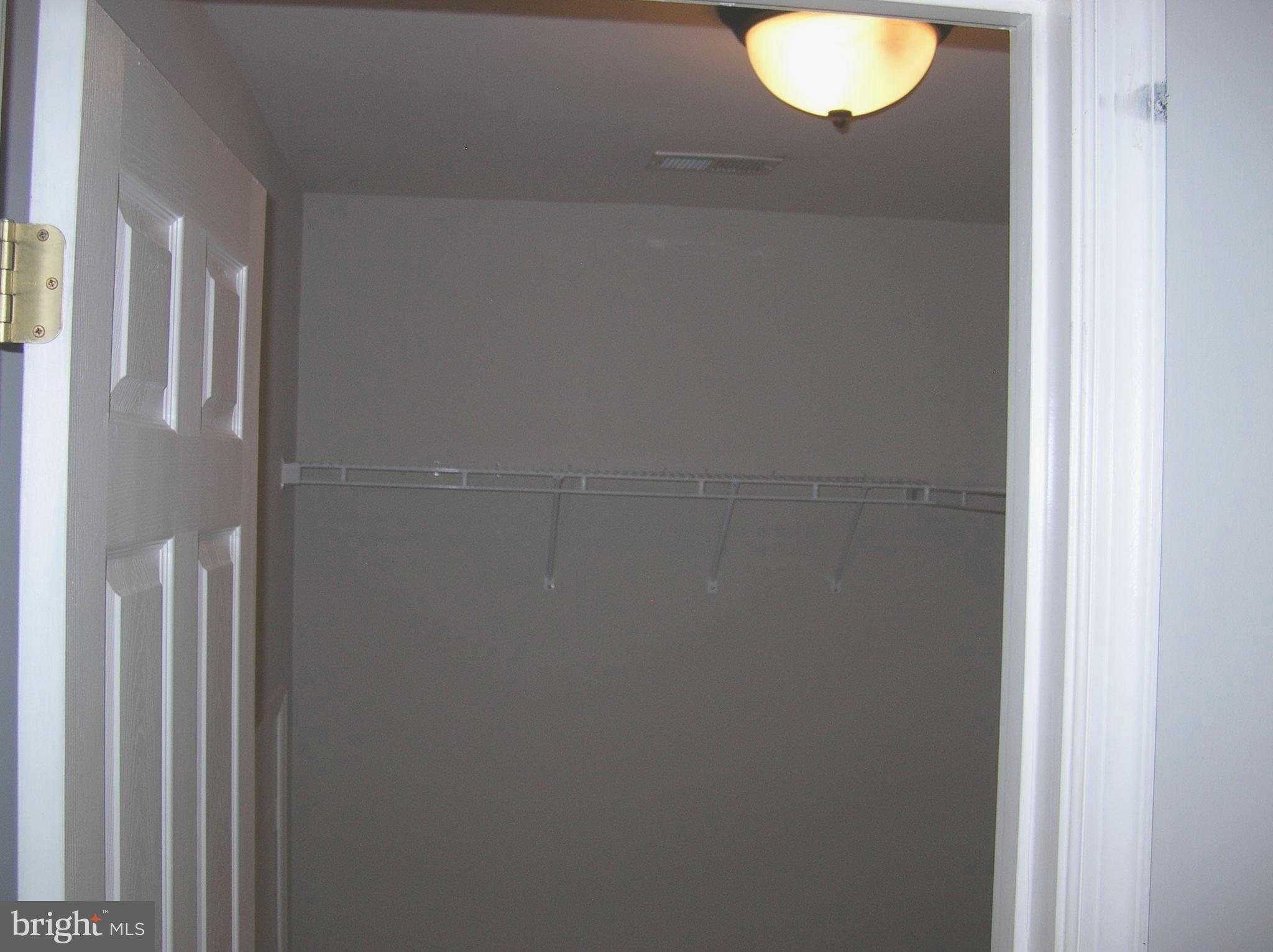 VAN LEAR - Residential Lease