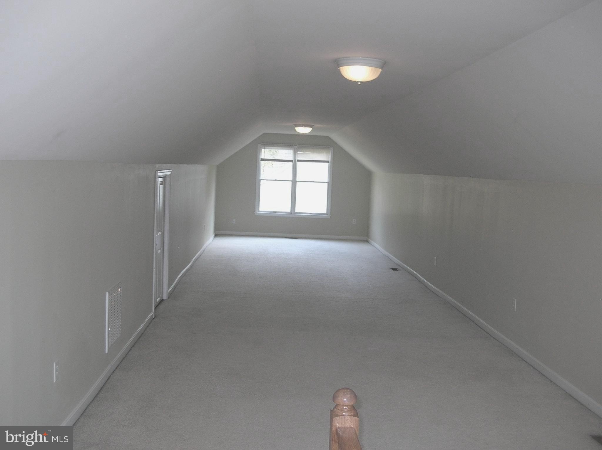 VAN LEAR - Residential Lease