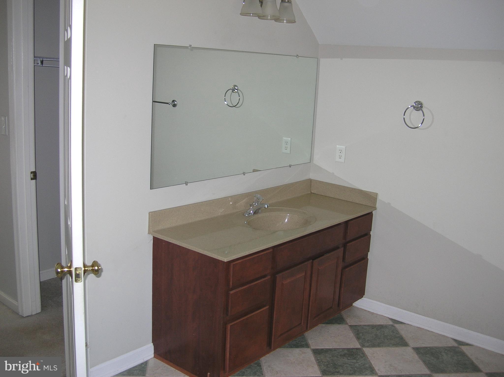 VAN LEAR - Residential Lease