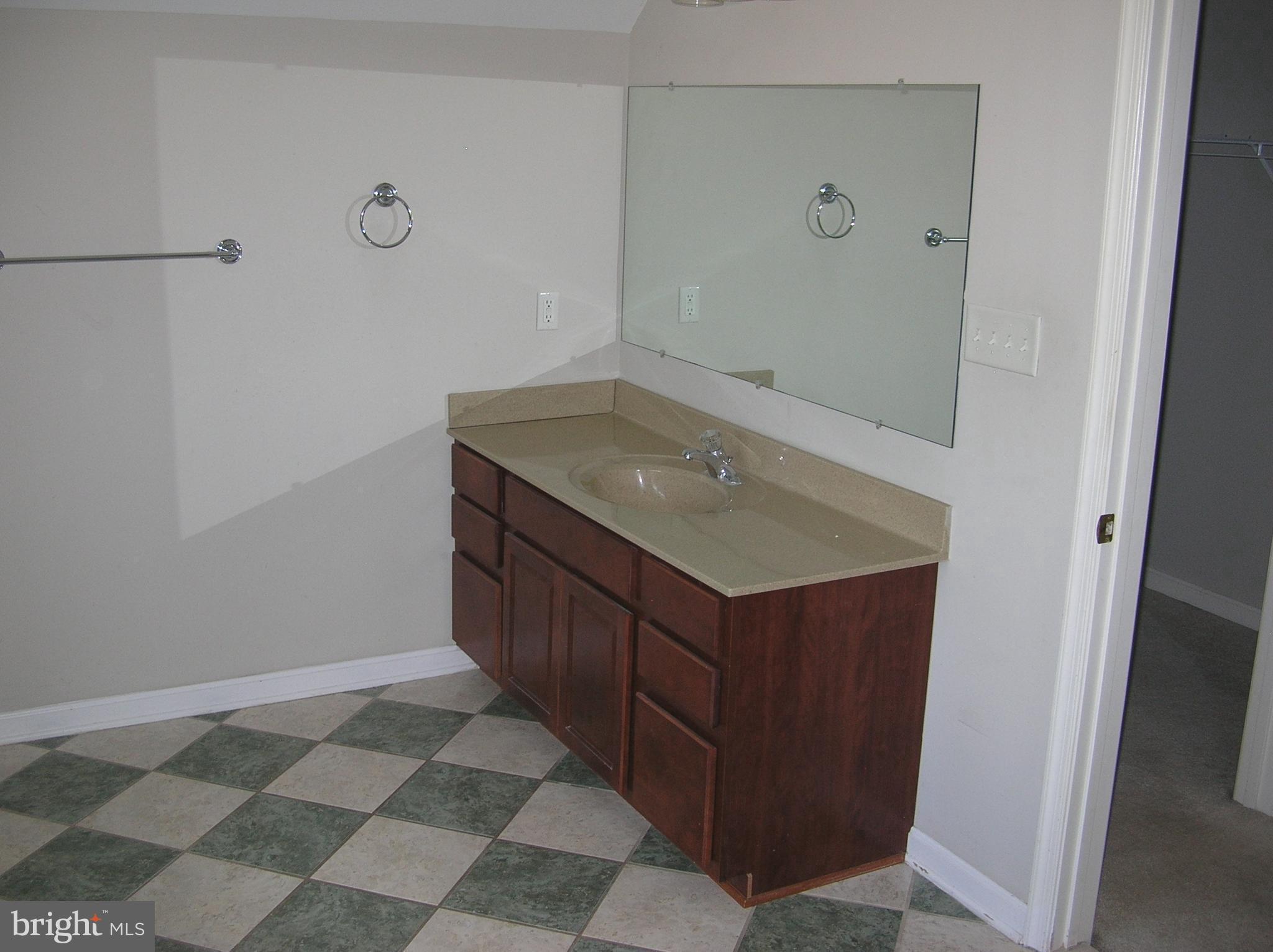 VAN LEAR - Residential Lease