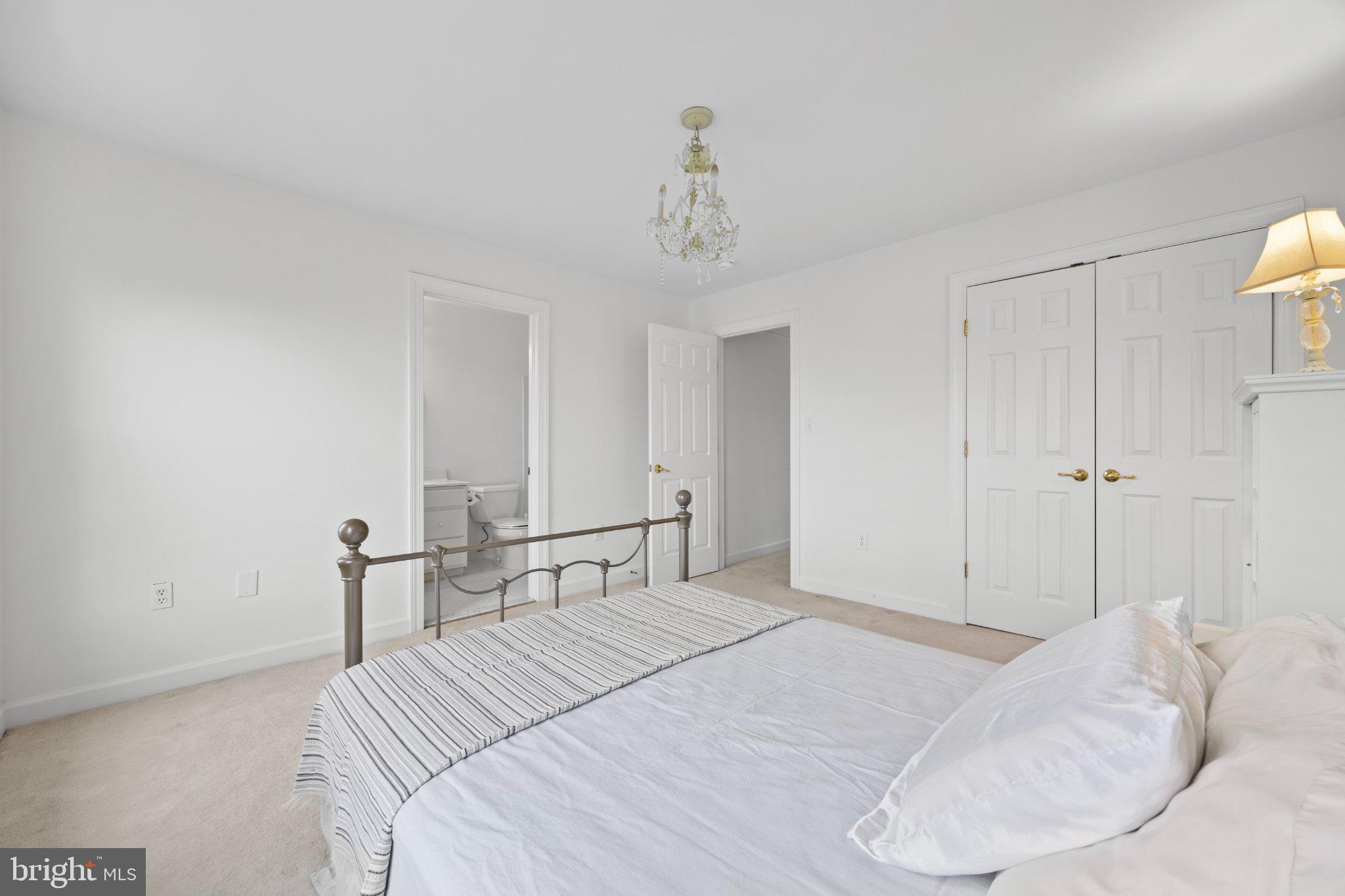 HAMPSHIRE GREENS - Residential