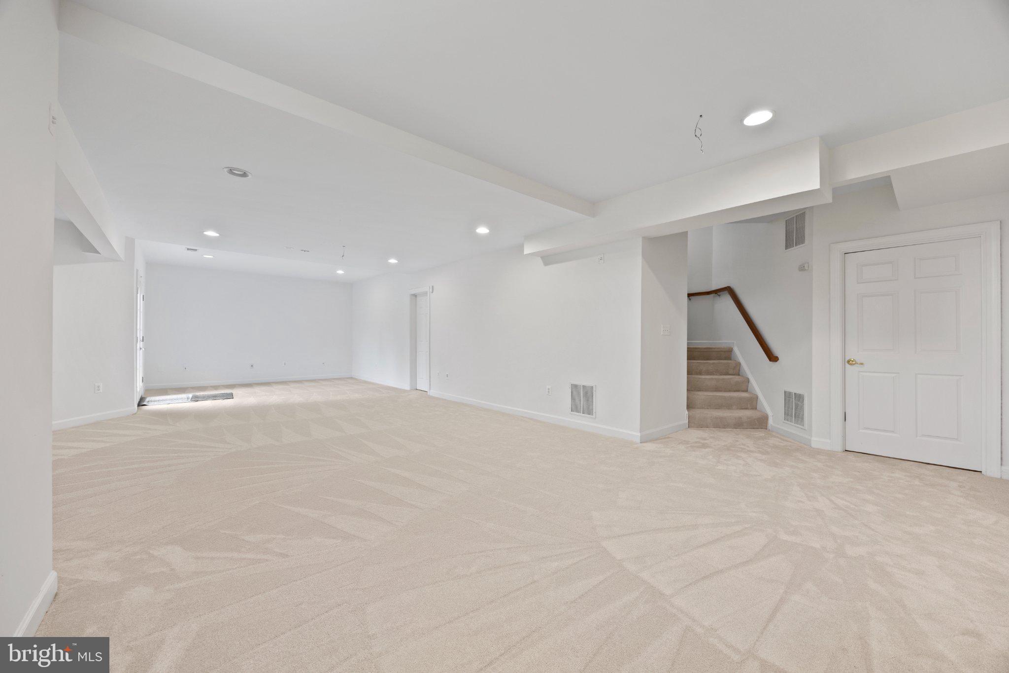 HAMPSHIRE GREENS - Residential