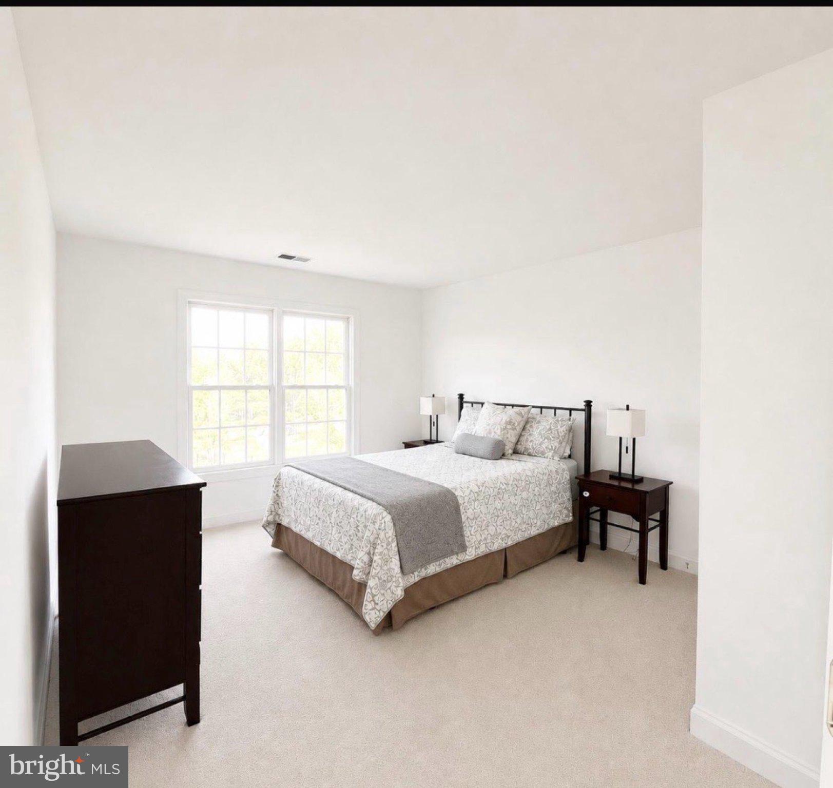 HAMPSHIRE GREENS - Residential