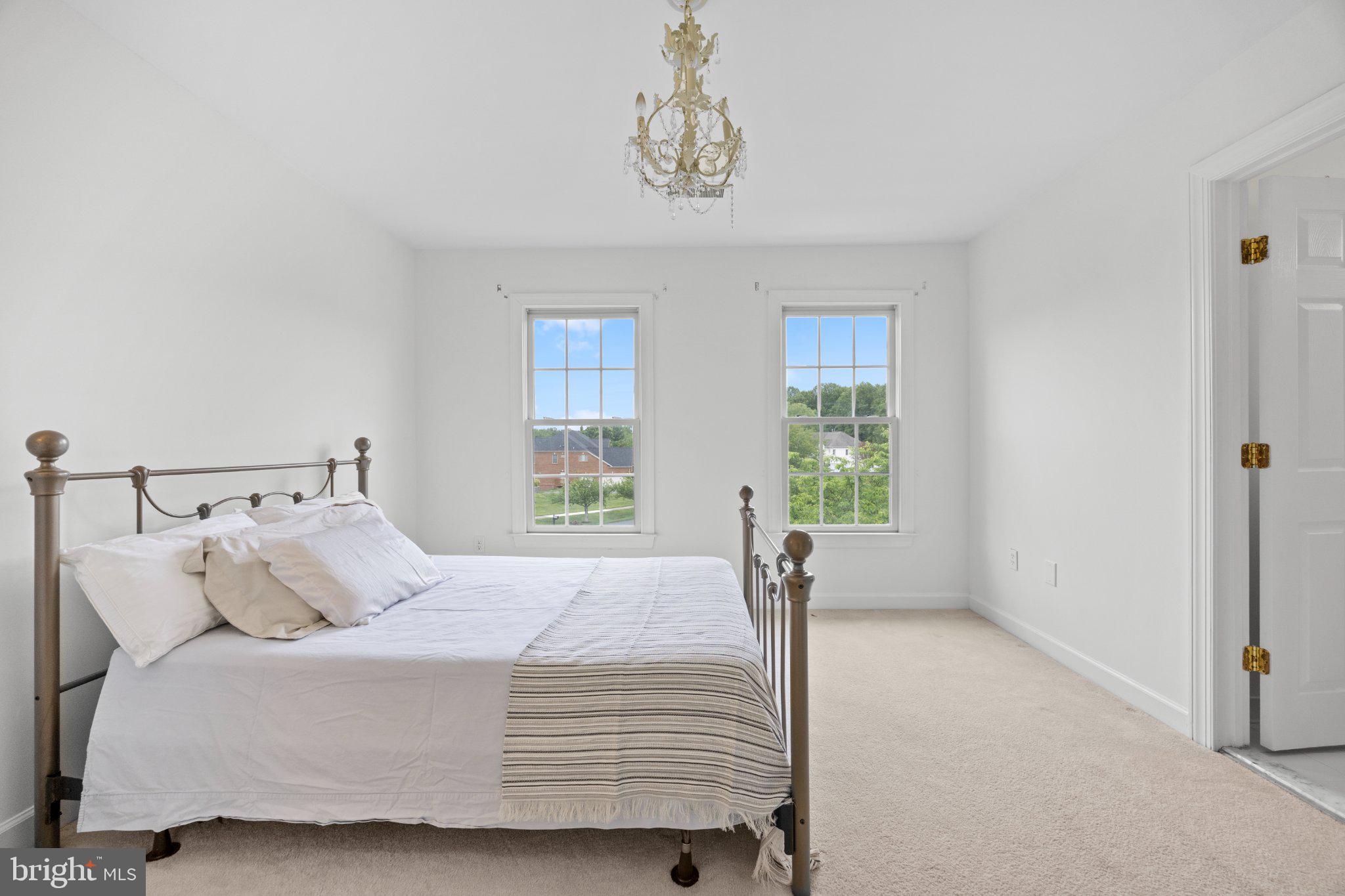 HAMPSHIRE GREENS - Residential