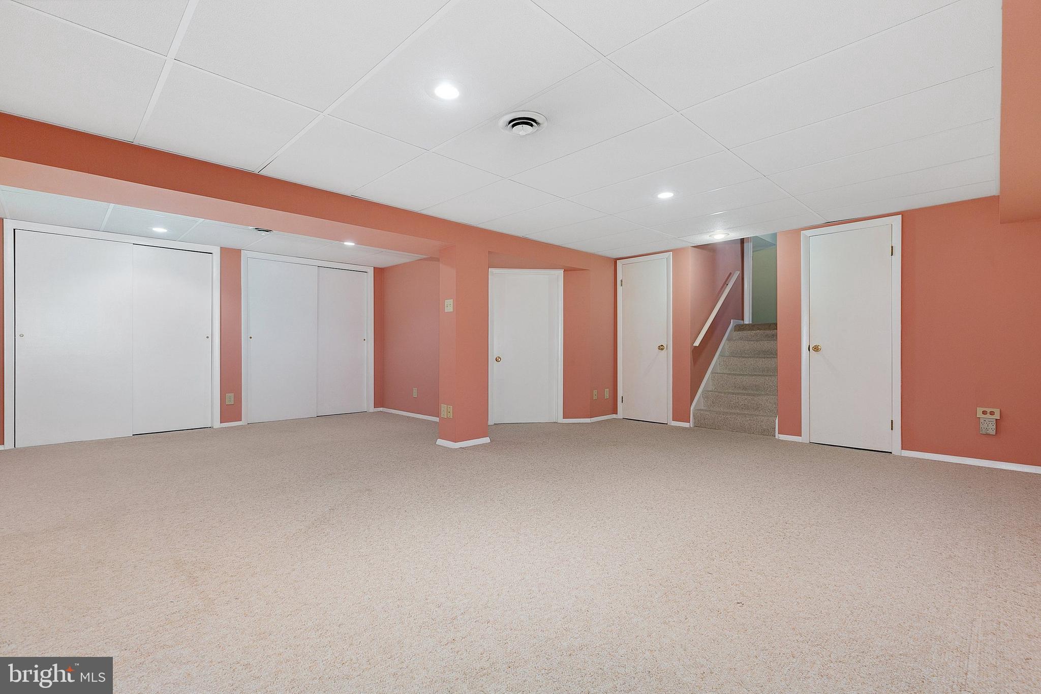 ROCK CREEK MANOR - Residential