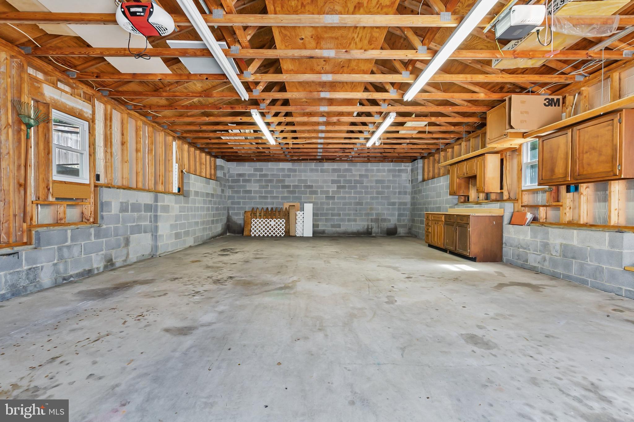 ROCK CREEK MANOR - Residential