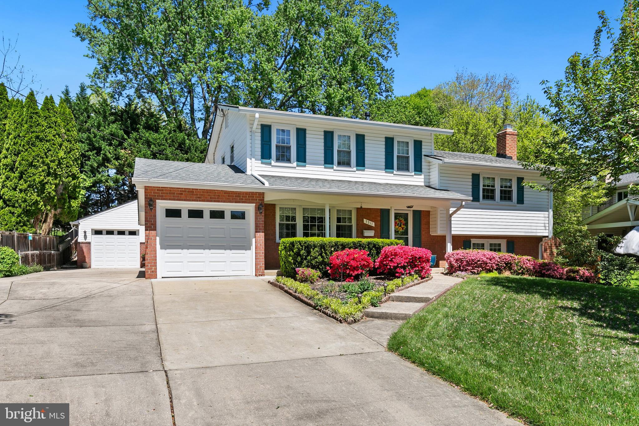 ROCK CREEK MANOR - Residential