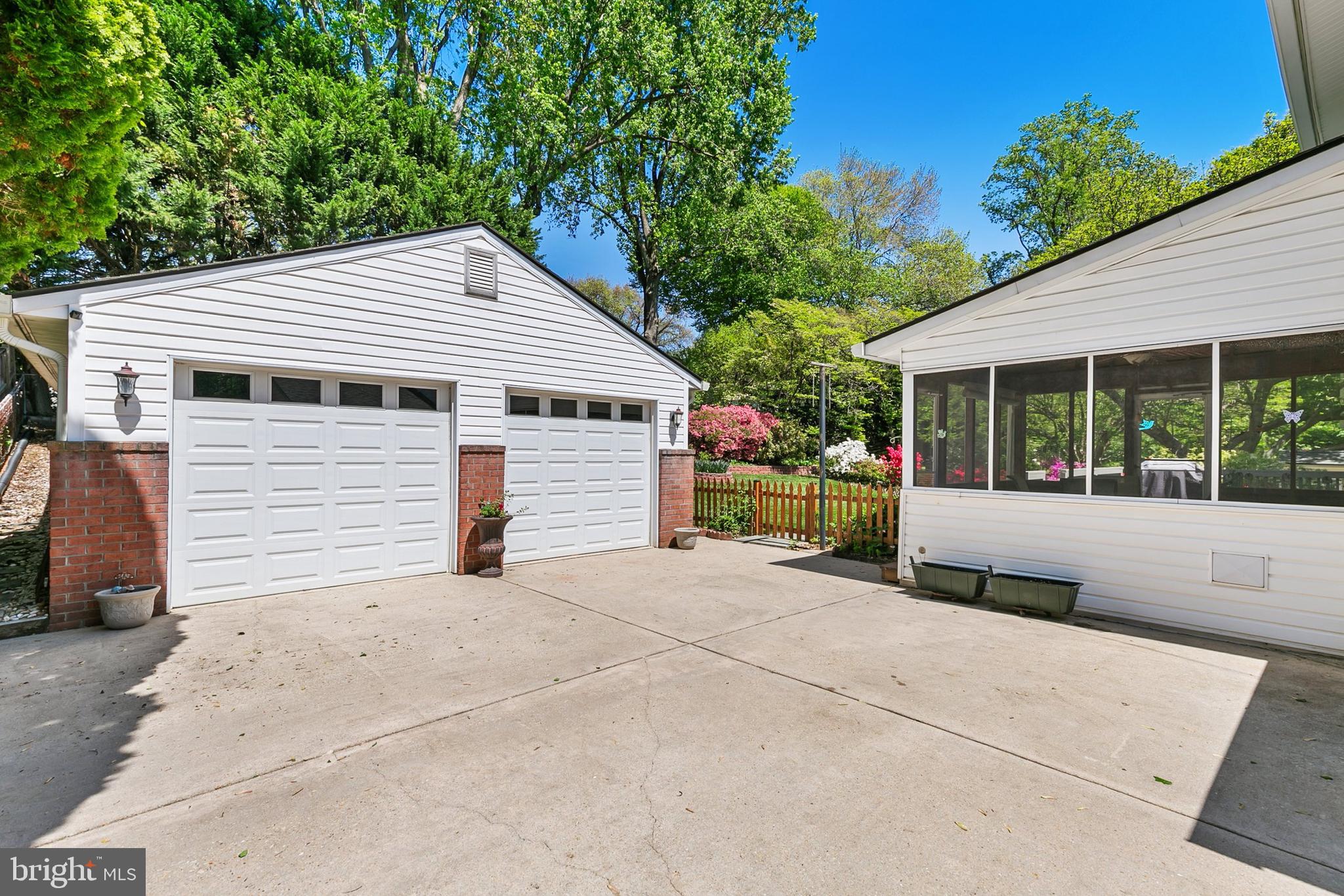 ROCK CREEK MANOR - Residential