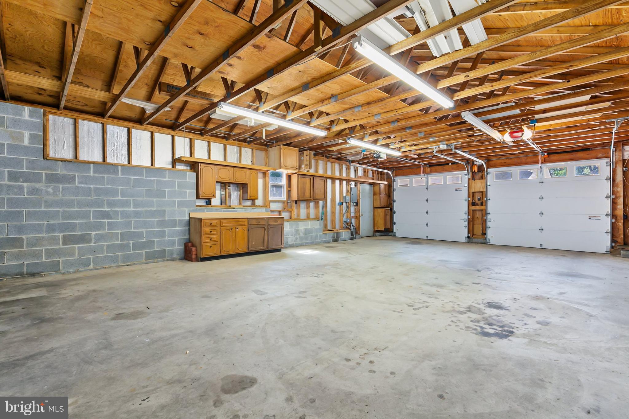 ROCK CREEK MANOR - Residential