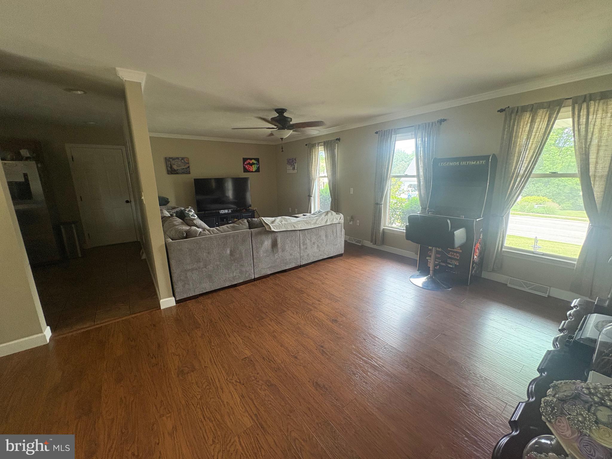 2718 RIDINGS WAY