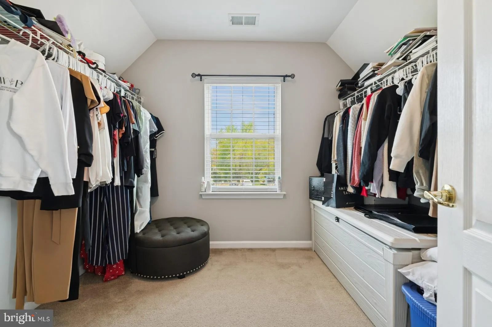 Bordentown, New Jersey 08505, United States, 5 Bedrooms Bedrooms, ,3 BathroomsBathrooms,Residential,Active,111000