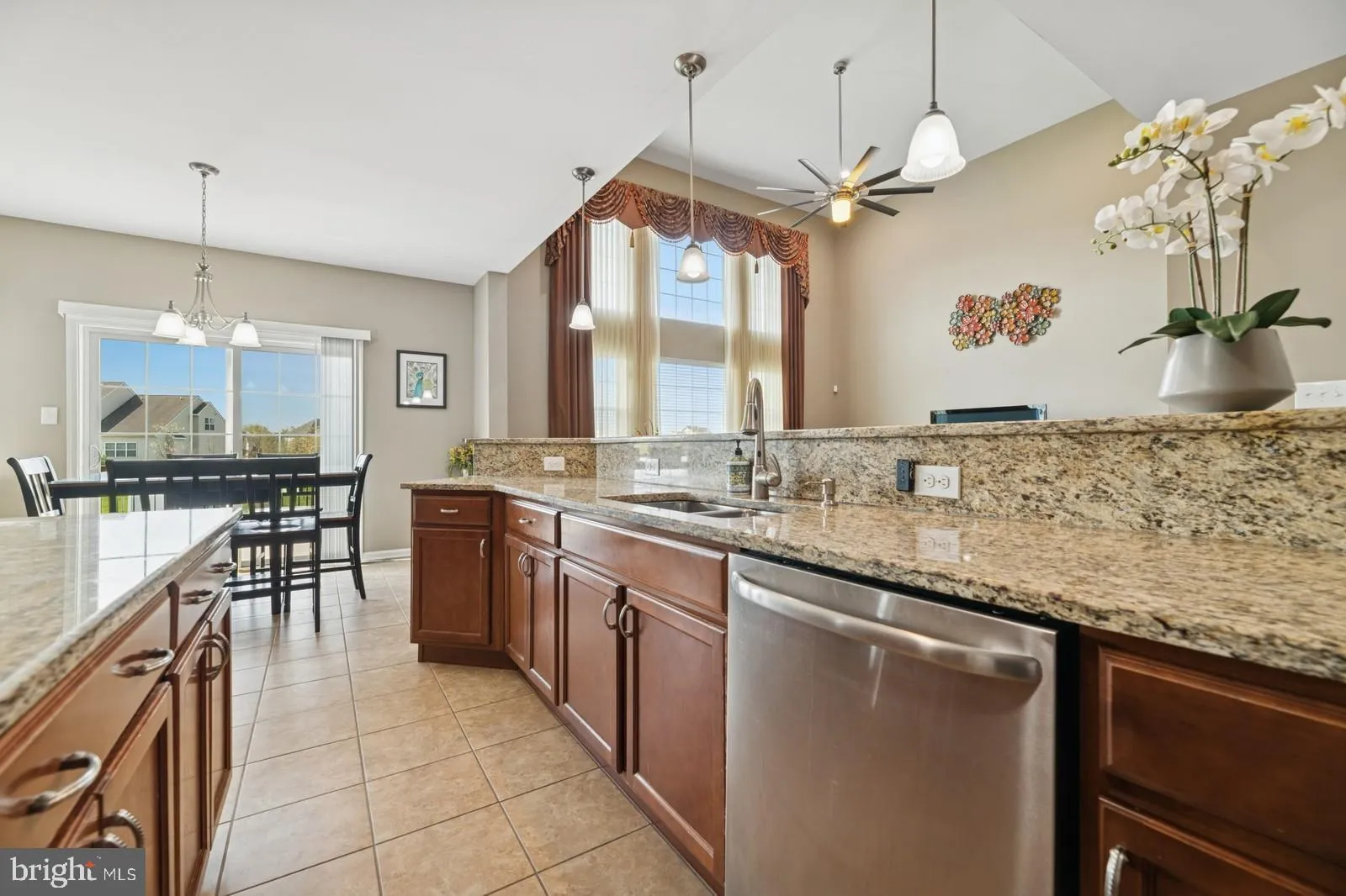 Bordentown, New Jersey 08505, United States, 5 Bedrooms Bedrooms, ,3 BathroomsBathrooms,Residential,Active,111000