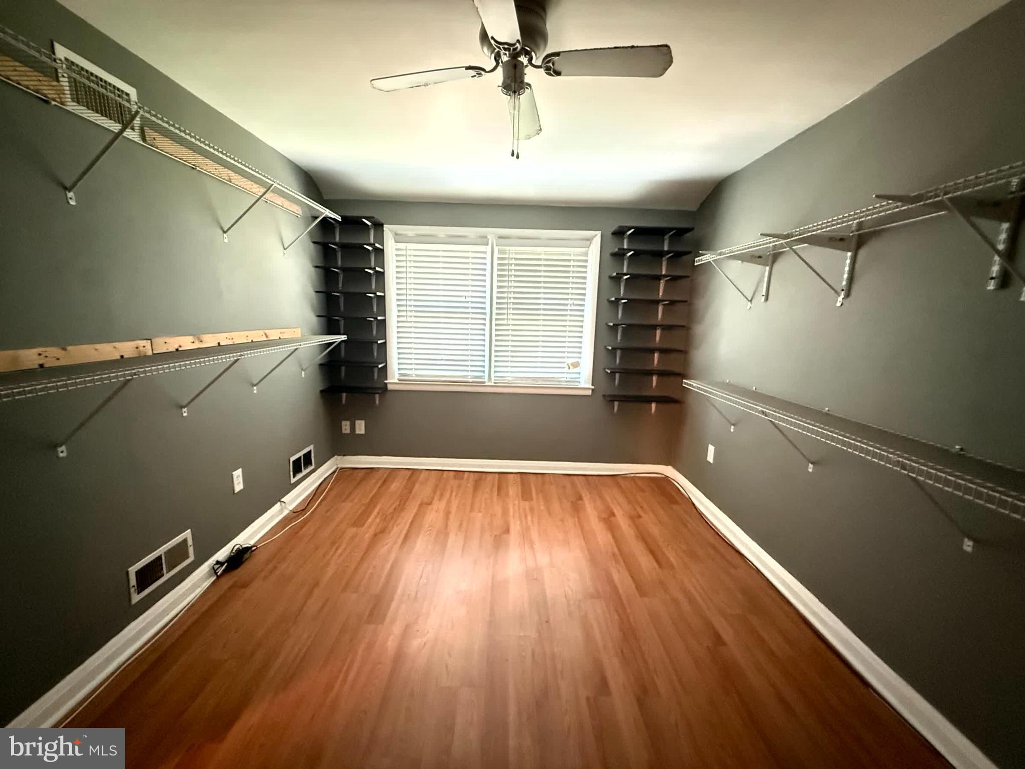 IDLEWOOD - Residential