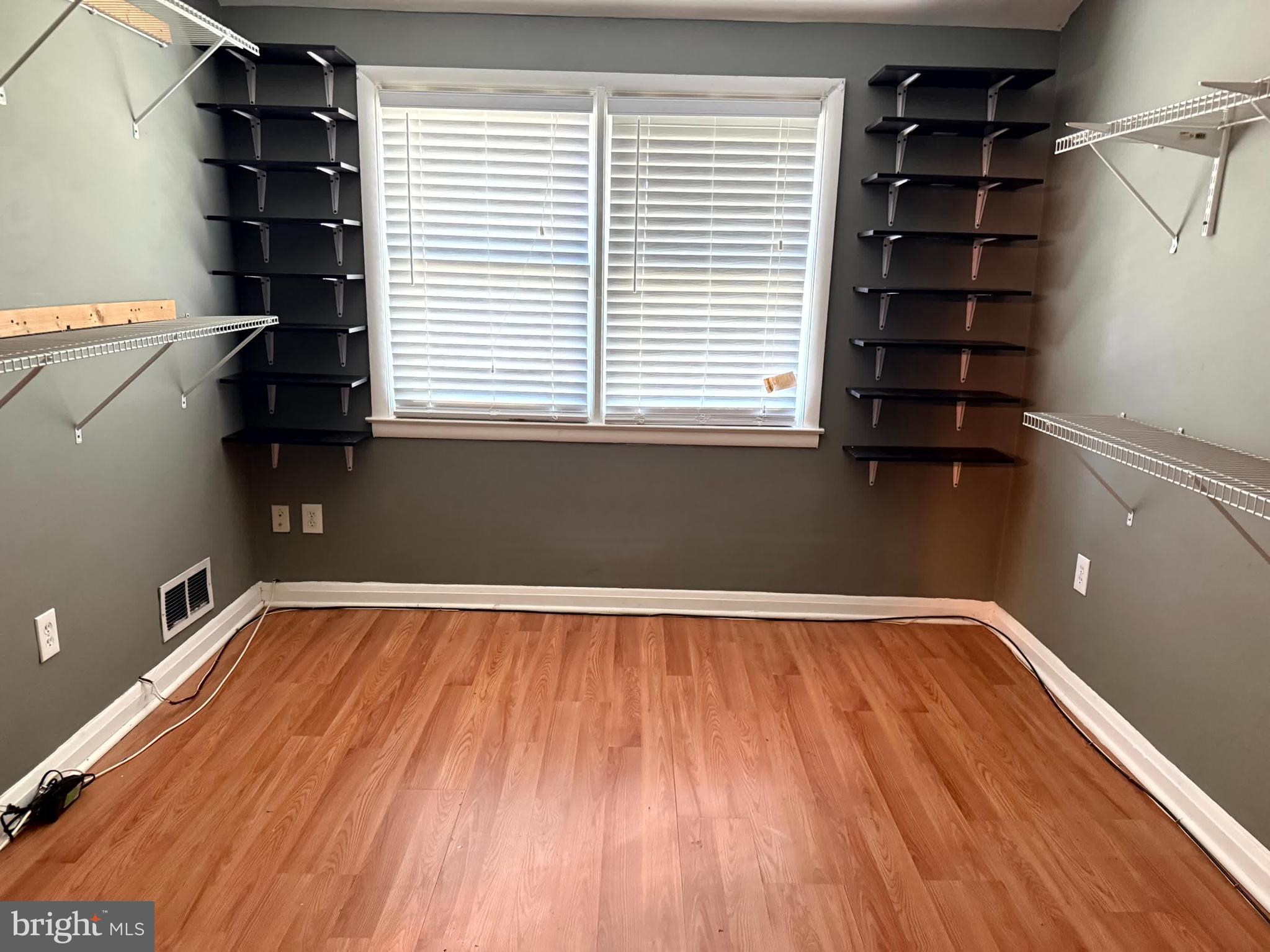 IDLEWOOD - Residential