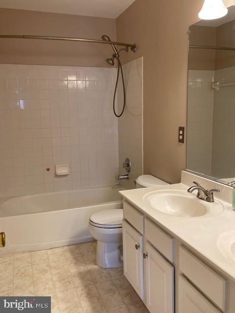 ISLAND CREEK - Residential Lease