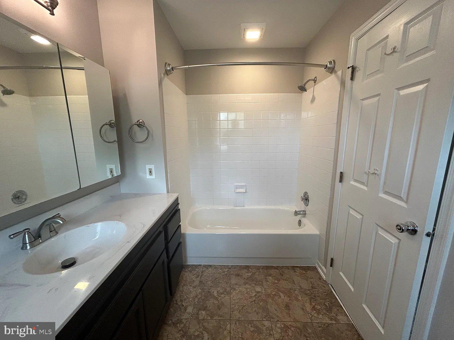 PINE TREE RIDGE - Residential