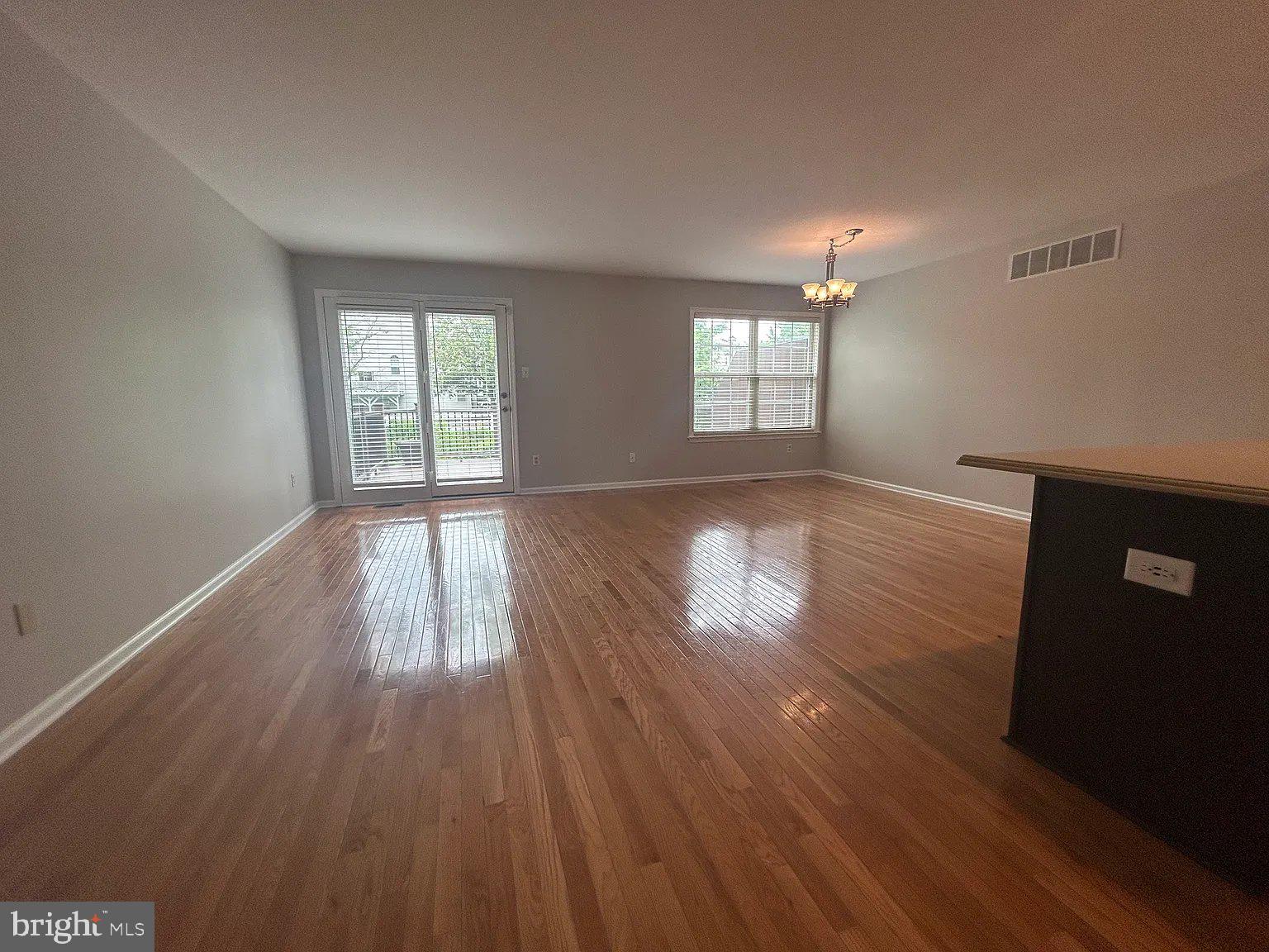 PINE TREE RIDGE - Residential