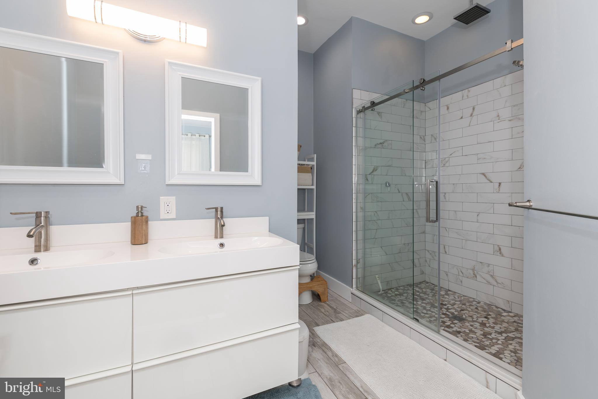 PORT RICHMOND - Residential