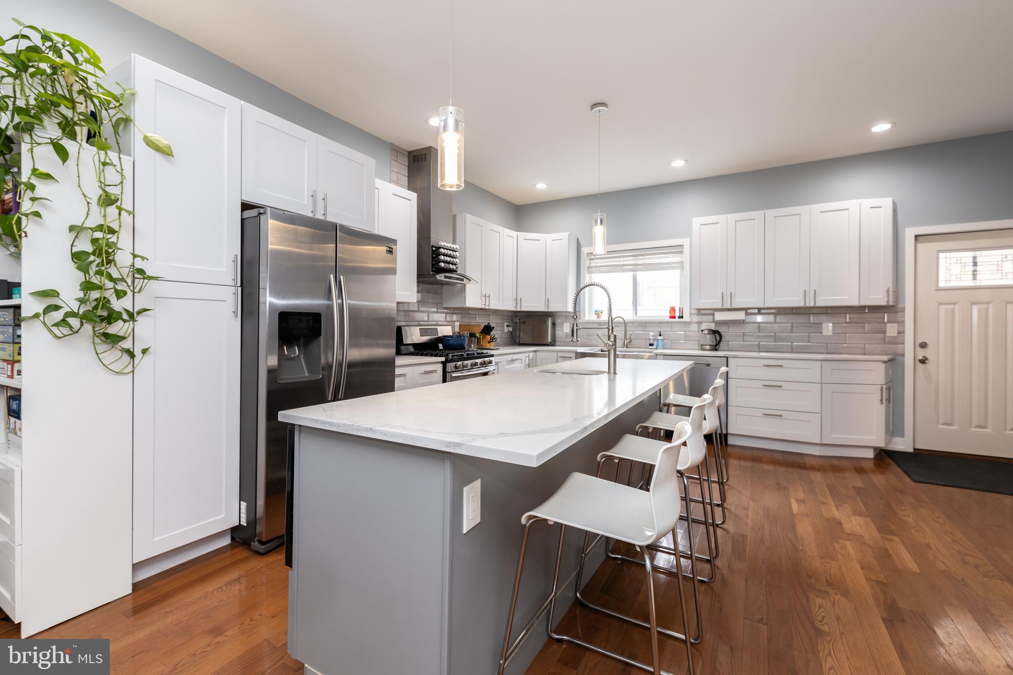 PORT RICHMOND - Residential