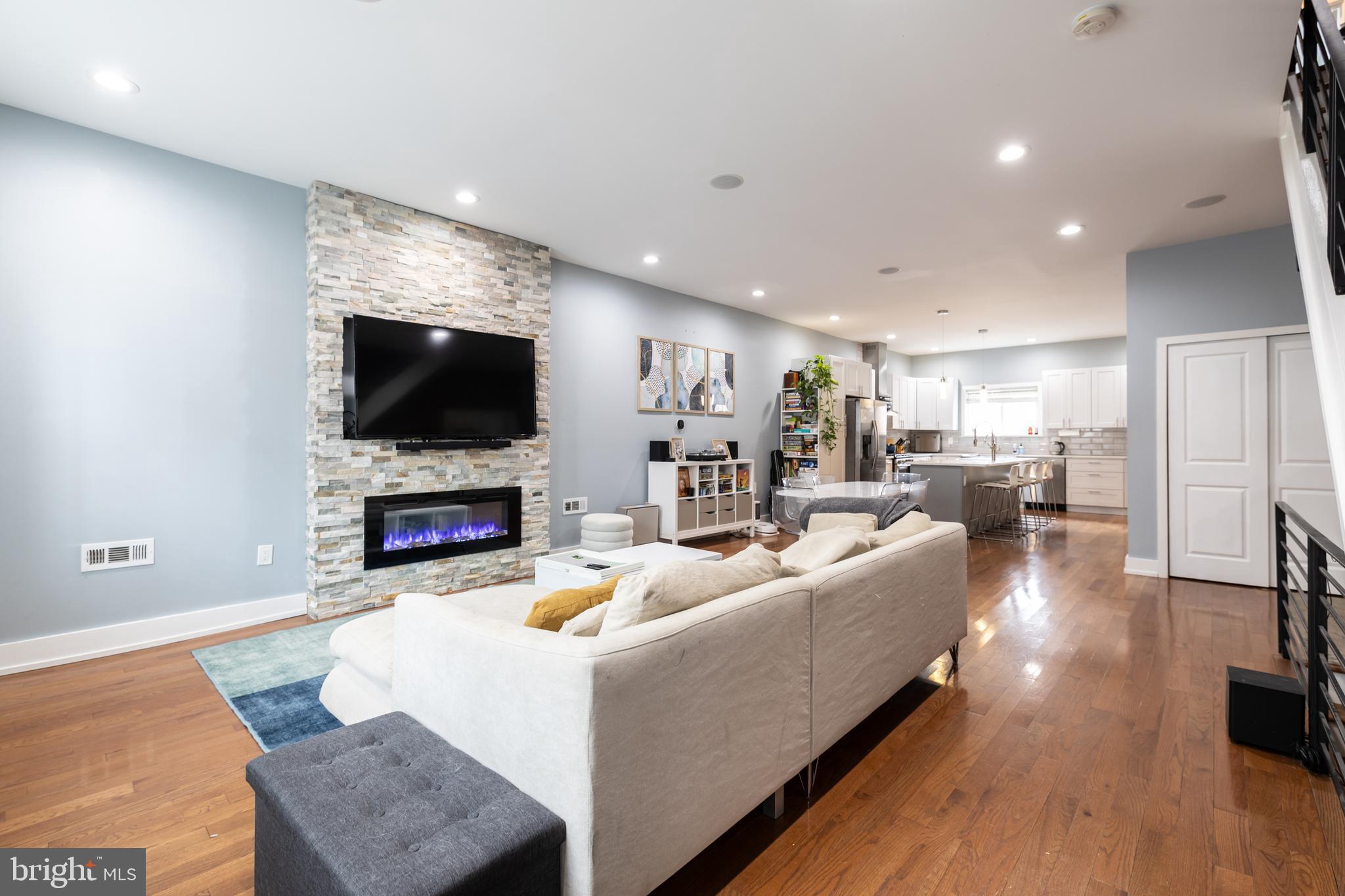 PORT RICHMOND - Residential