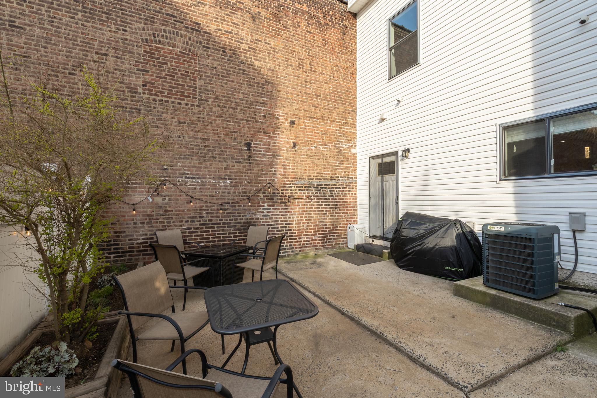 PORT RICHMOND - Residential