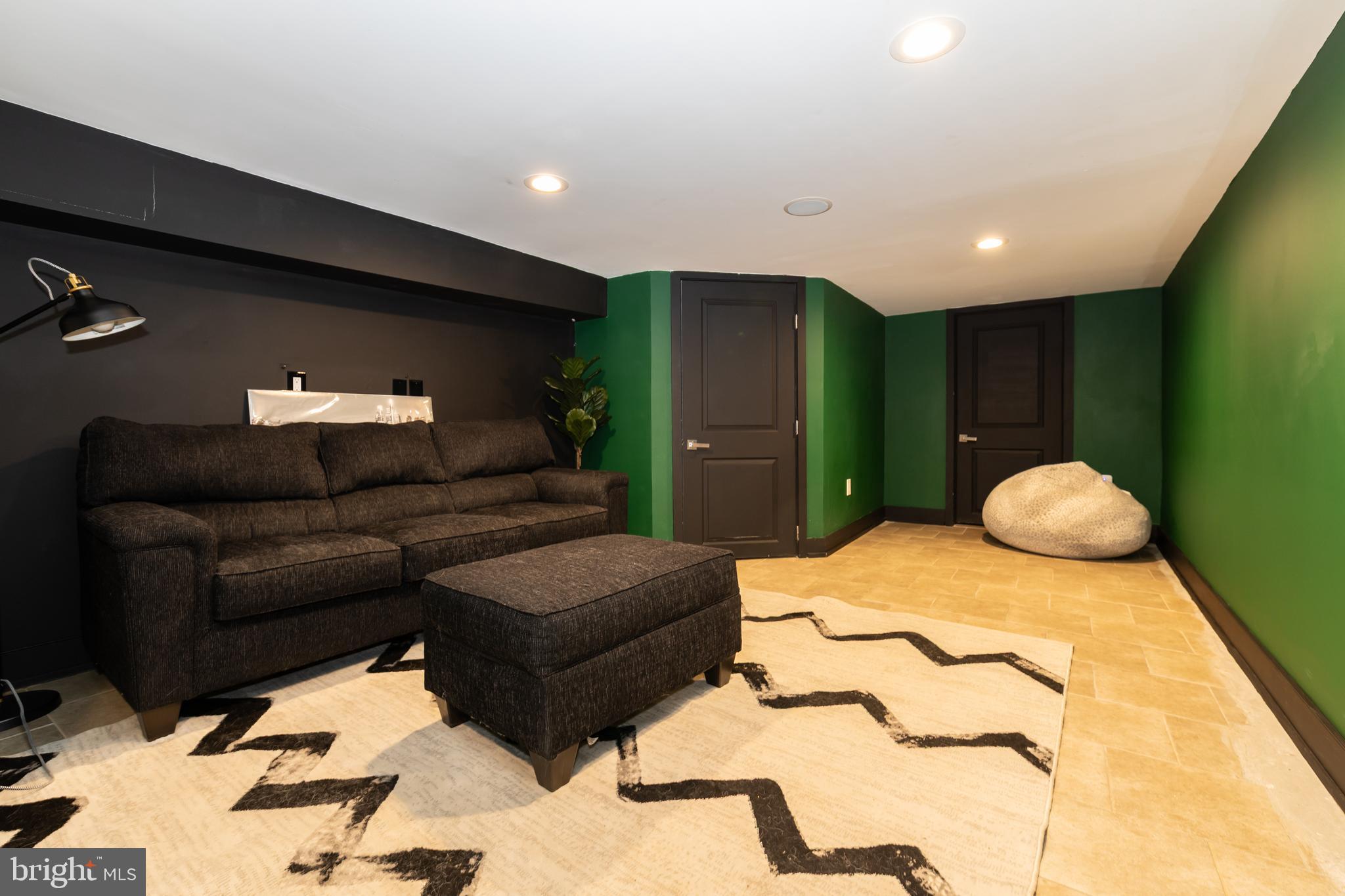 PORT RICHMOND - Residential