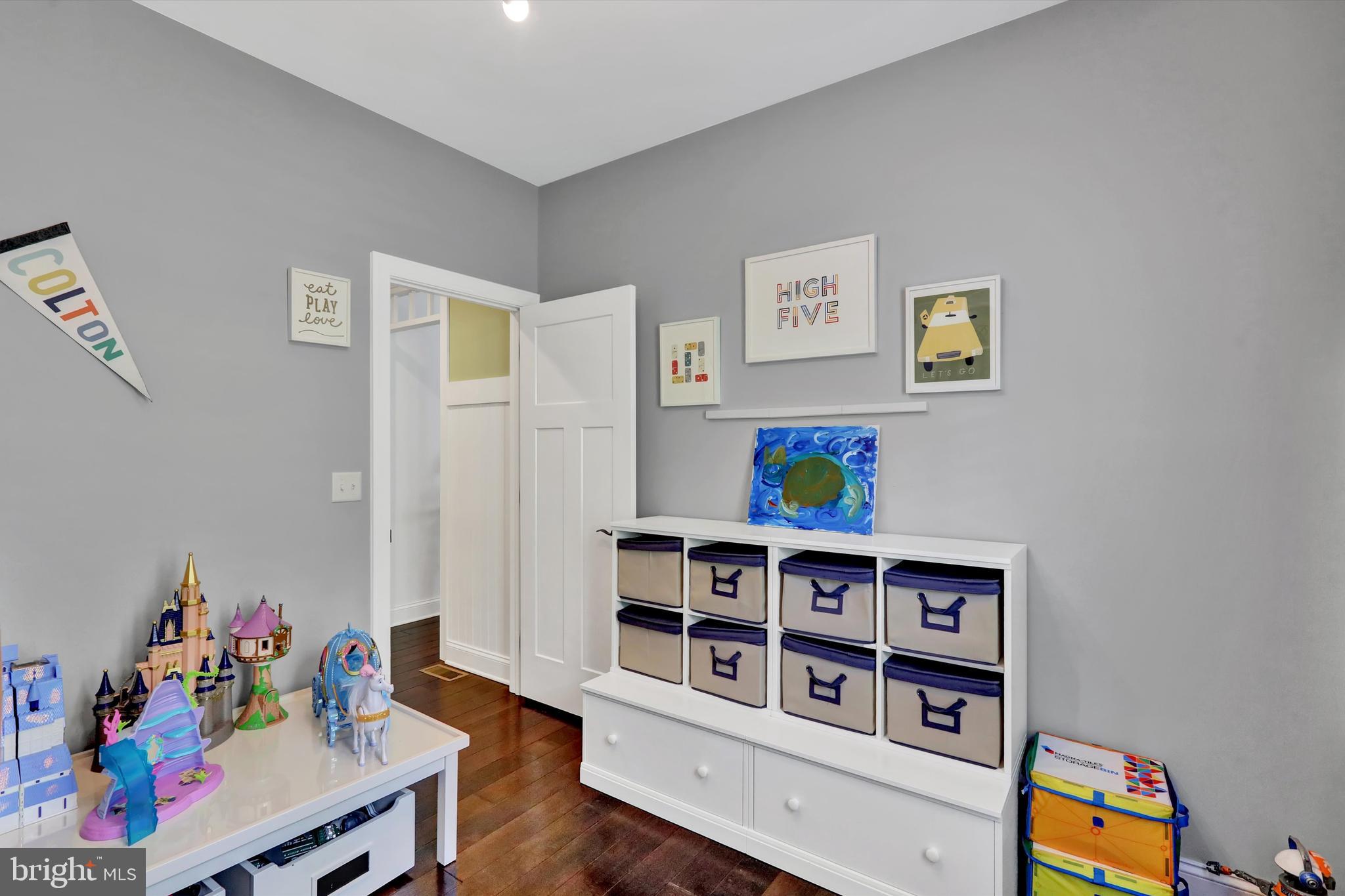 SYLVAN VIEW - Residential