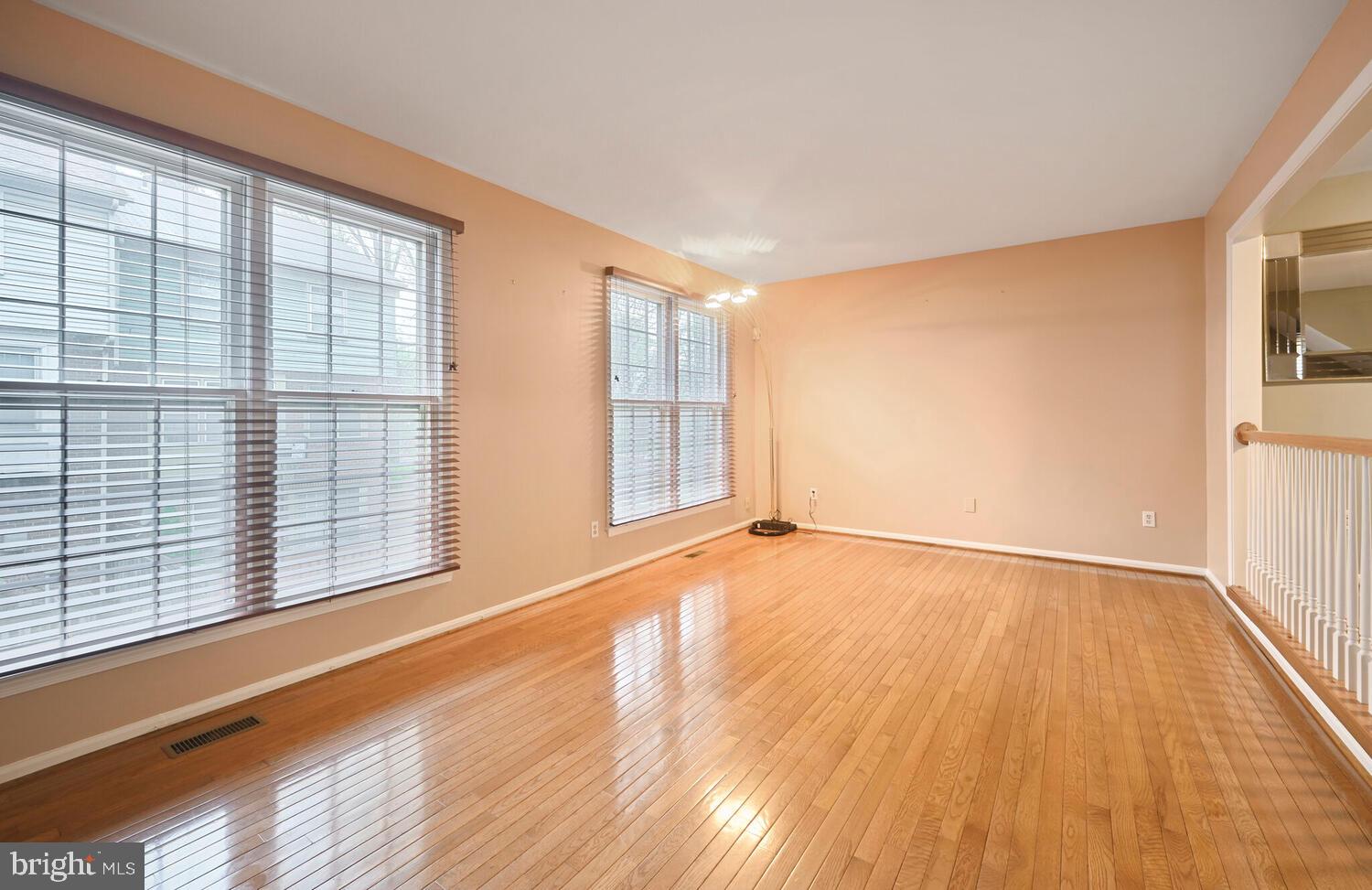 WOODSIDE - Residential